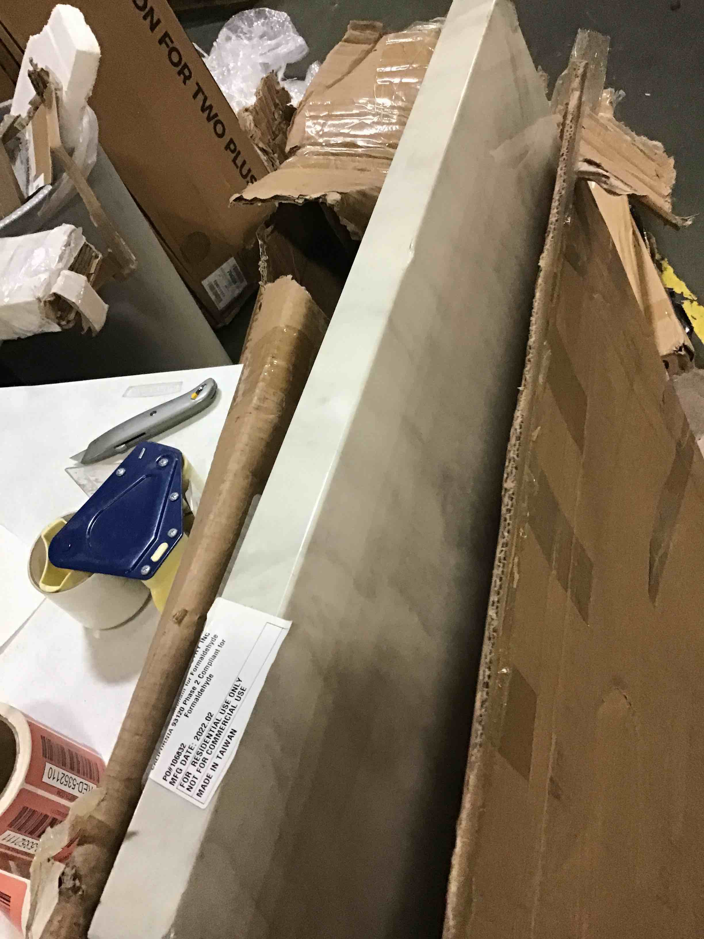 https://s3.amazonaws.com/lotting-images-prod/bidfta/RED5352105_1691258212091.jpeg