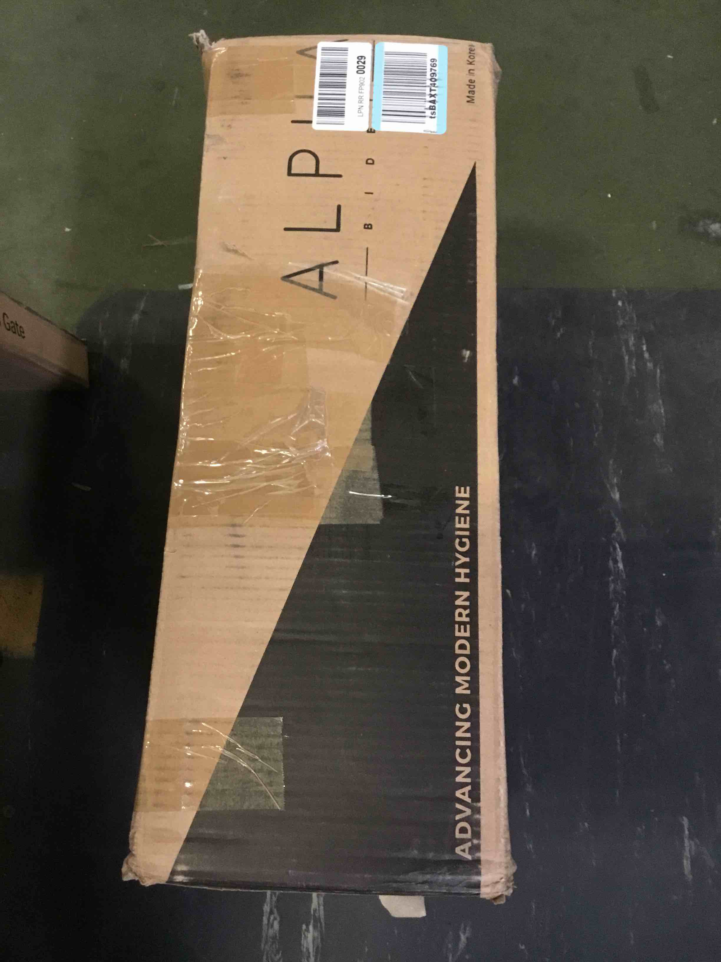 https://s3.amazonaws.com/lotting-images-prod/bidfta/RED5352224_1691679329373.jpeg