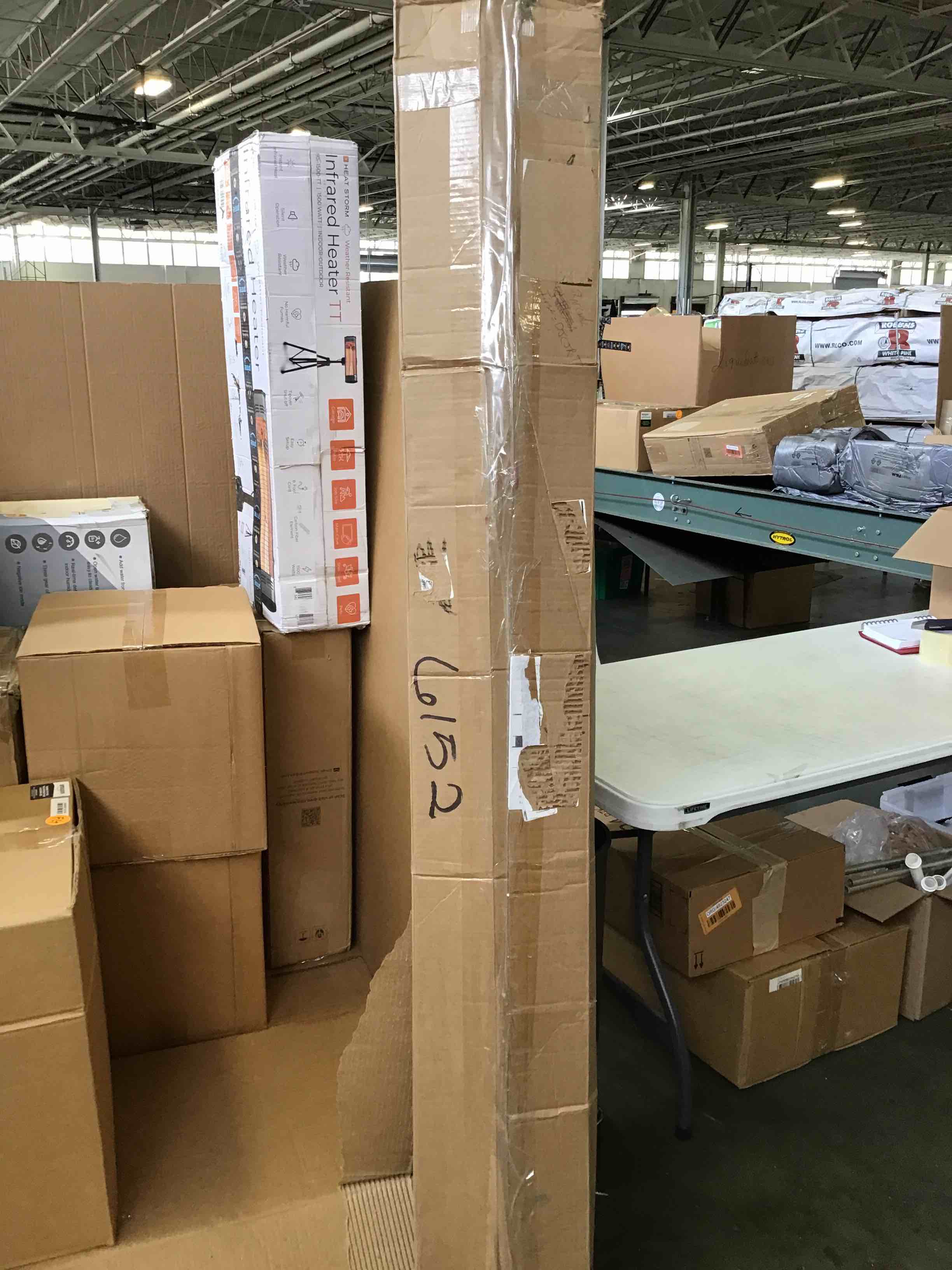 https://s3.amazonaws.com/lotting-images-prod/bidfta/RED5352571_1689272304983.jpeg