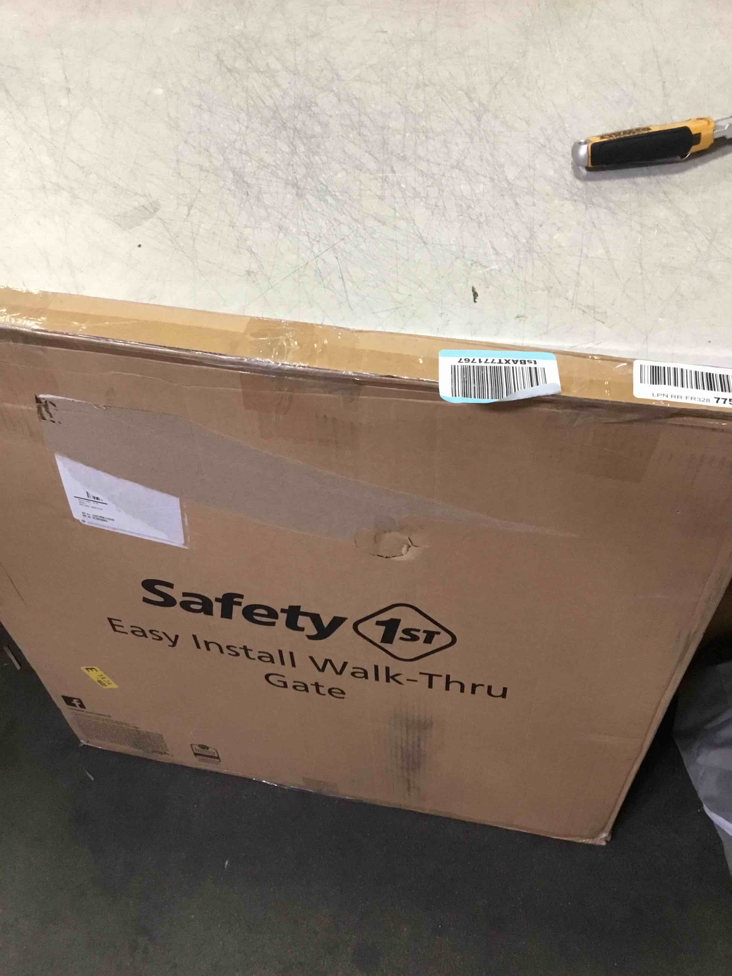 https://s3.amazonaws.com/lotting-images-prod/bidfta/RED5354037_1689796918141.jpeg