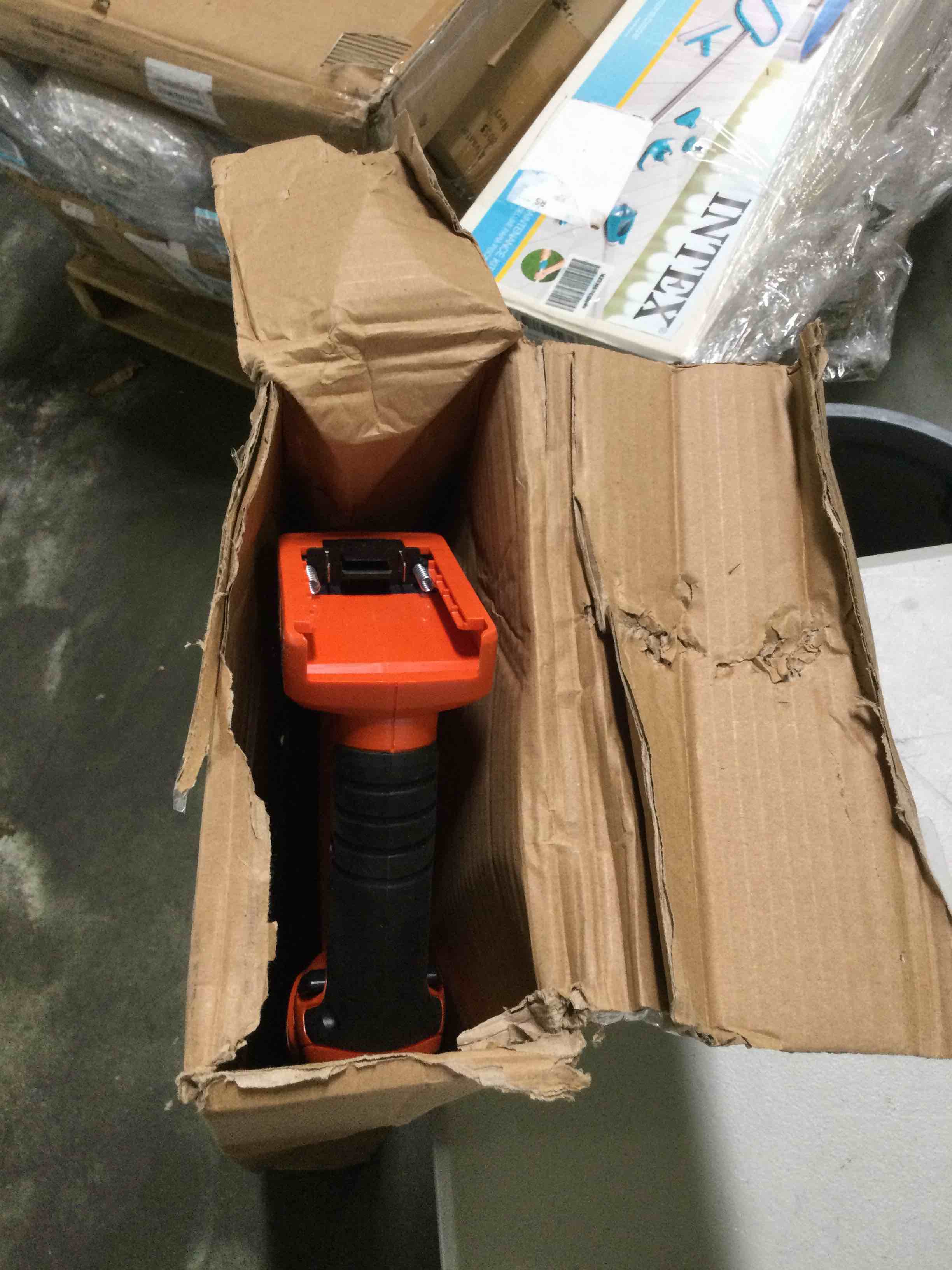 https://s3.amazonaws.com/lotting-images-prod/bidfta/RED5354258_1689952387050.jpeg