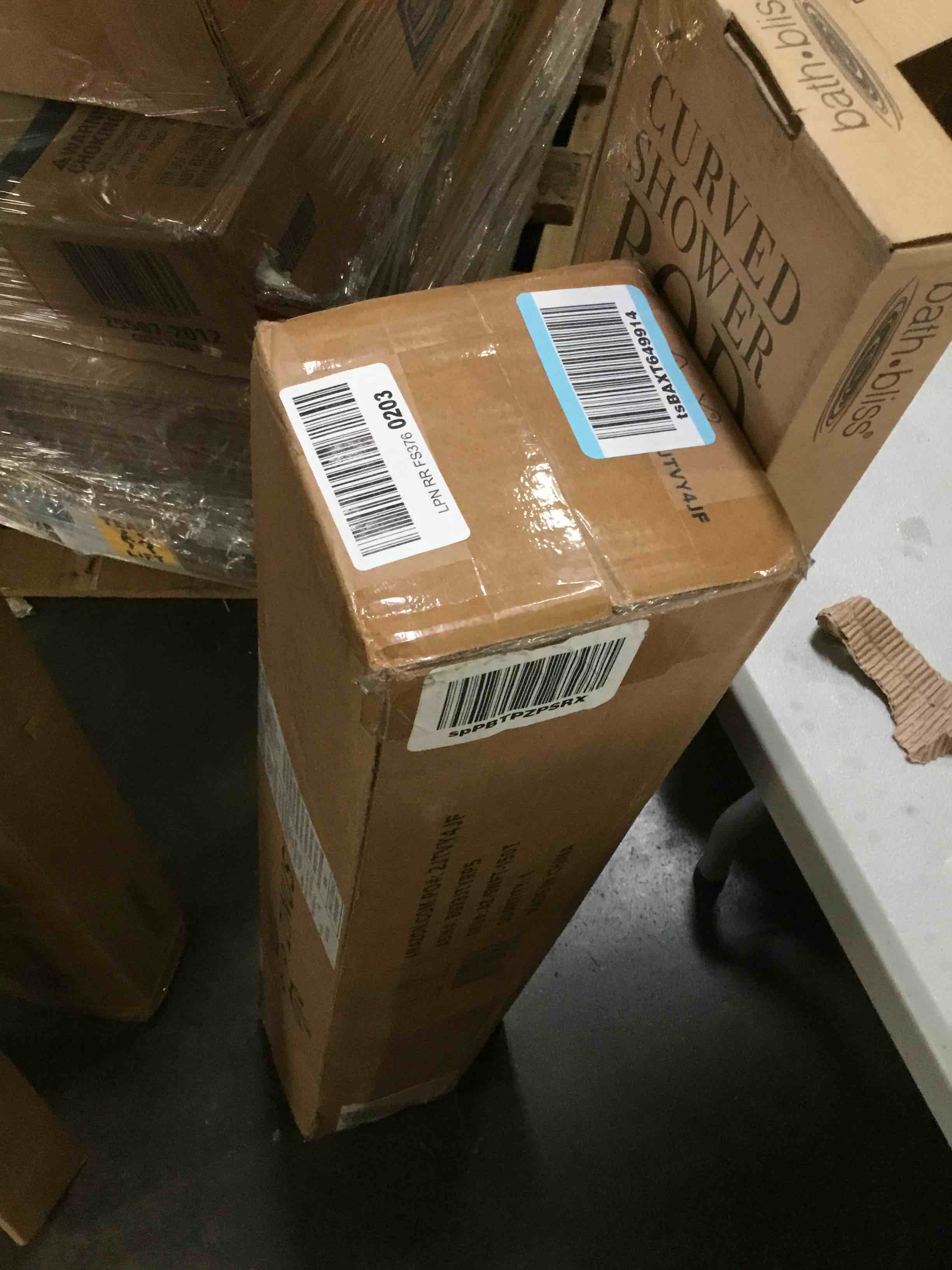 https://s3.amazonaws.com/lotting-images-prod/bidfta/RED5354277_1689955629381.jpeg