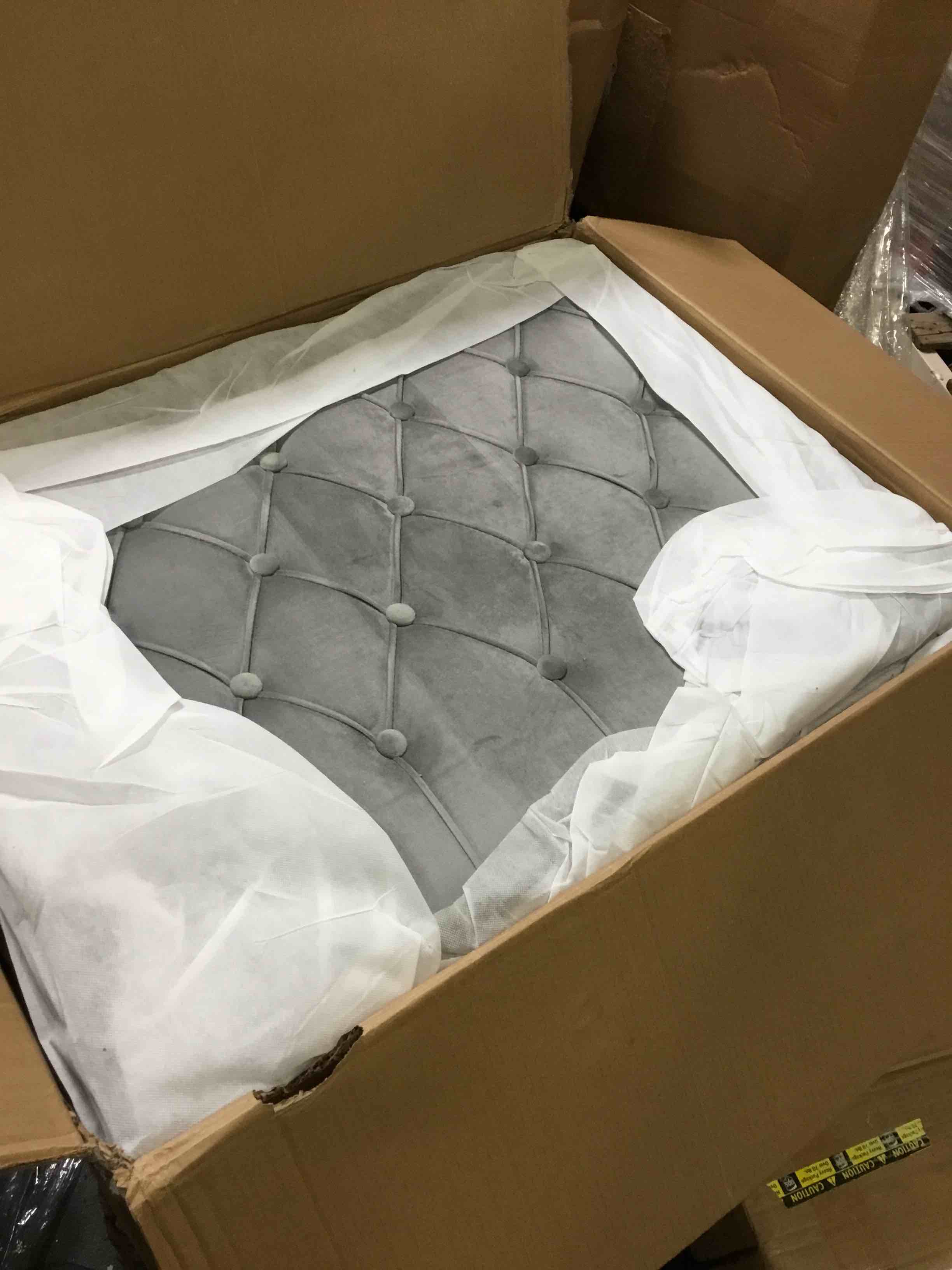 https://s3.amazonaws.com/lotting-images-prod/bidfta/RED5354825_1690384444198.jpeg