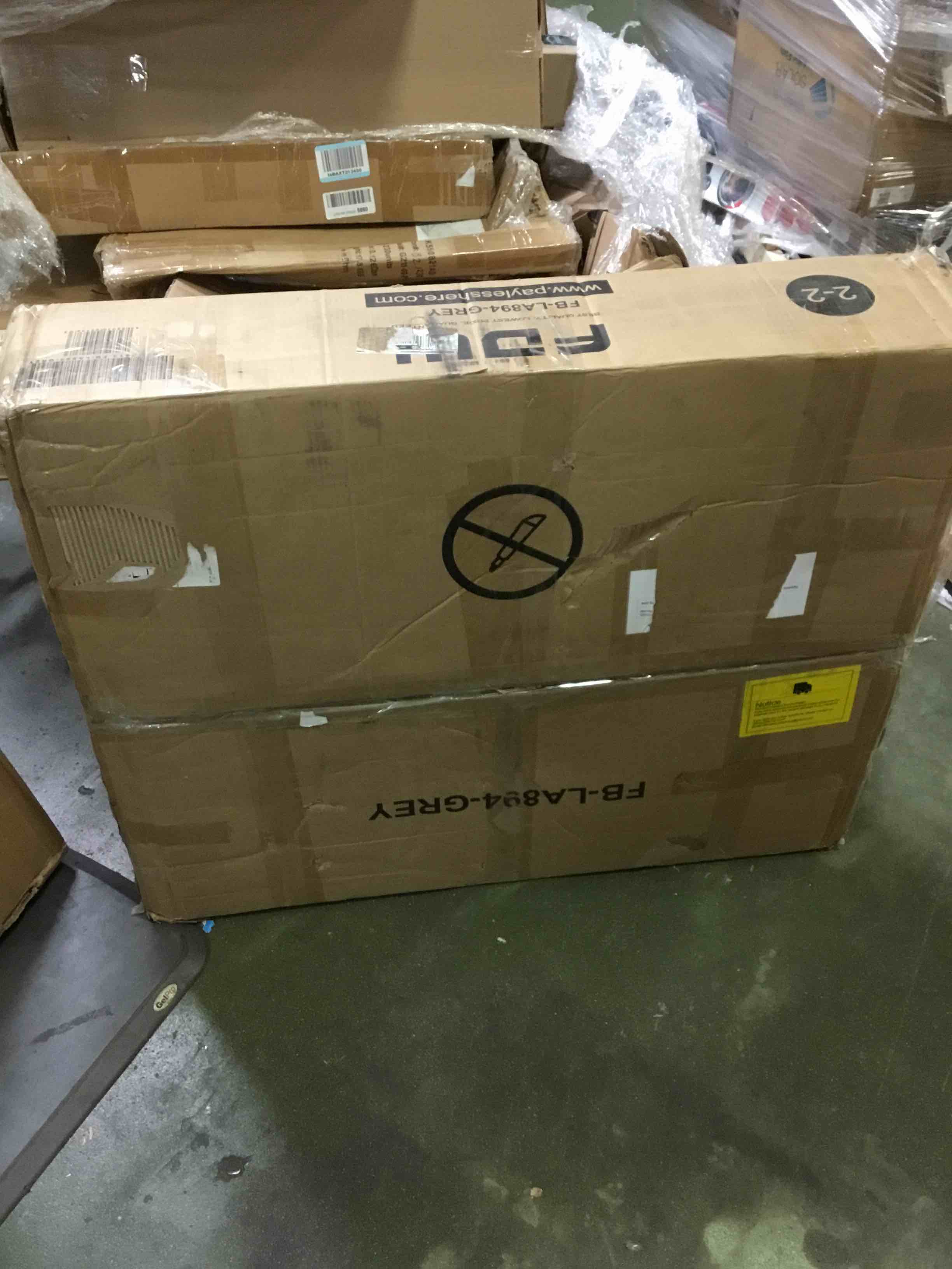 https://s3.amazonaws.com/lotting-images-prod/bidfta/RED5354842_1690388302057.jpeg