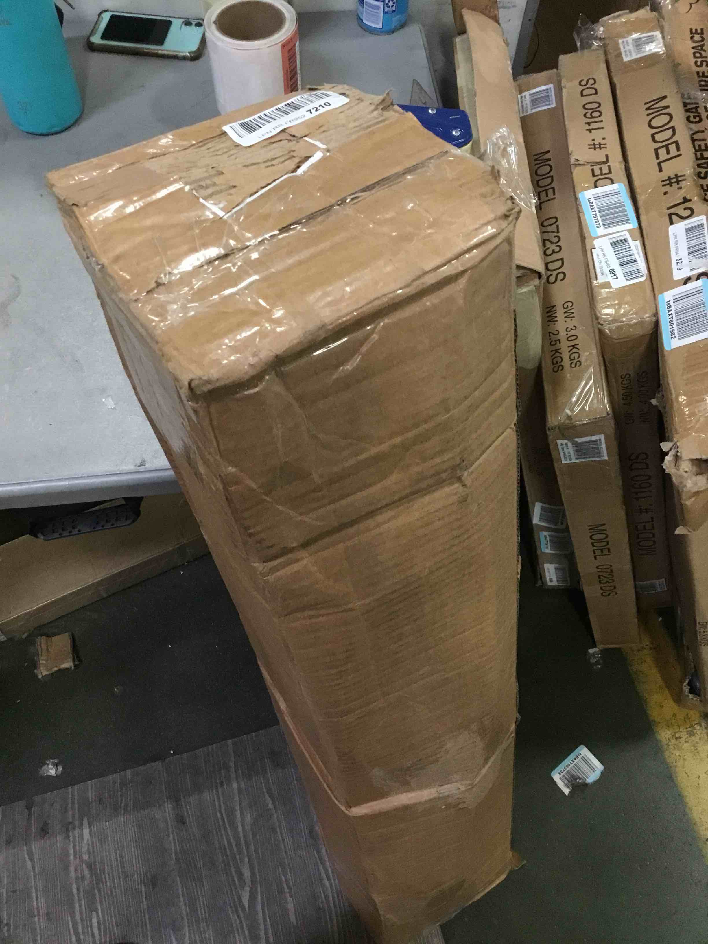 https://s3.amazonaws.com/lotting-images-prod/bidfta/RED5354955_1690464346552.jpeg