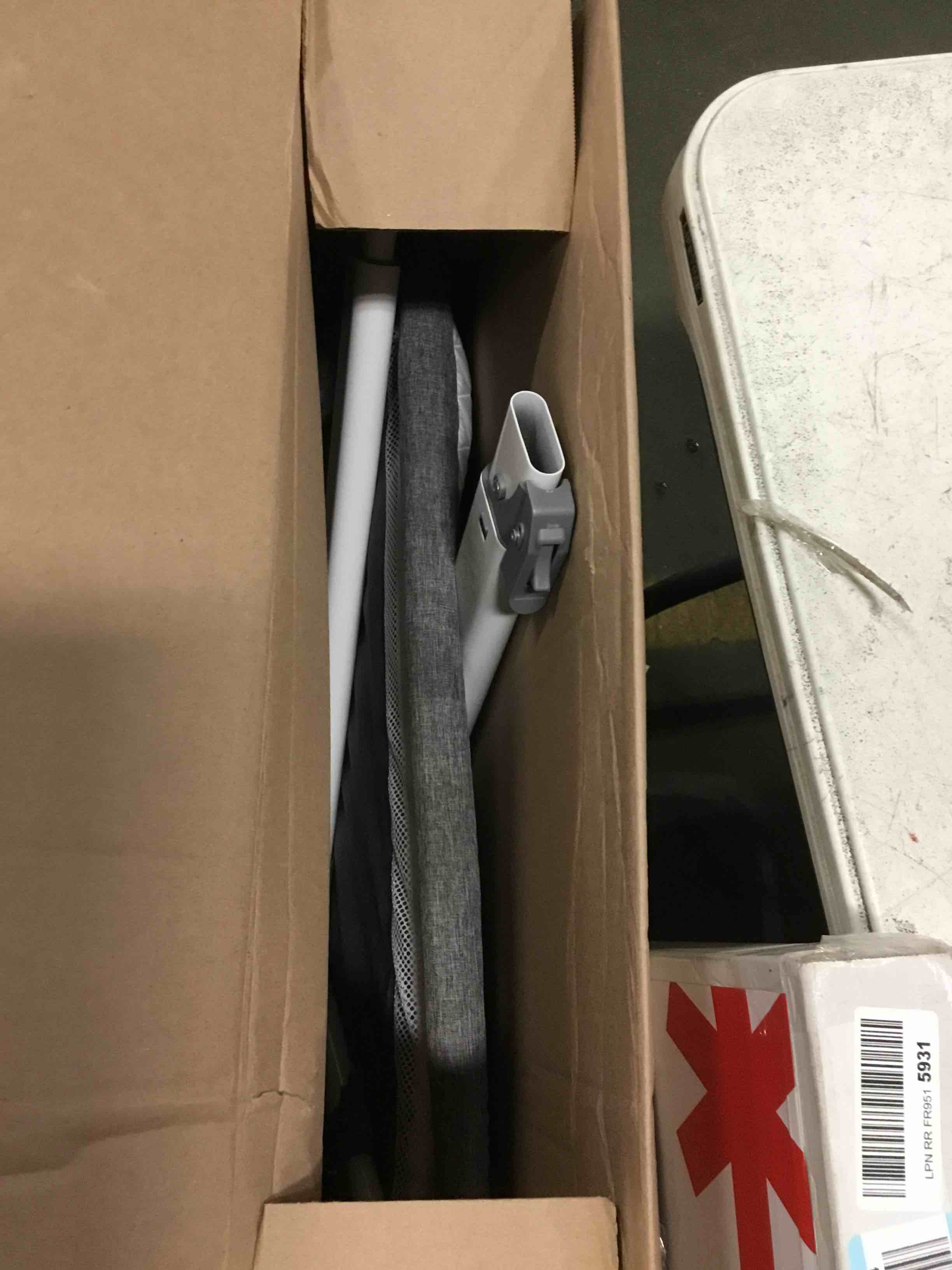https://s3.amazonaws.com/lotting-images-prod/bidfta/RED5355067_1690542945977.jpeg