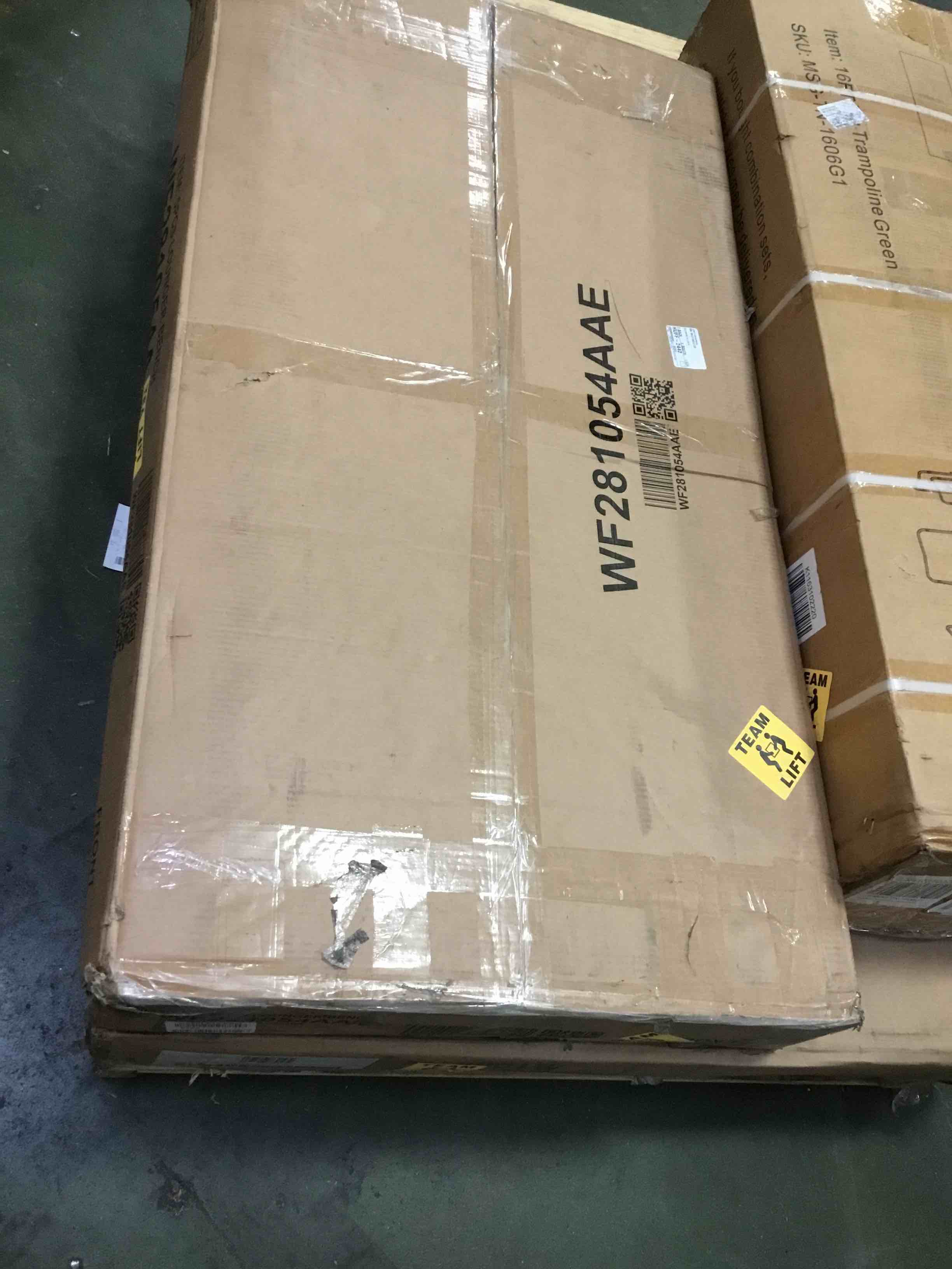 https://s3.amazonaws.com/lotting-images-prod/bidfta/RED5355095_1690547697596.jpeg