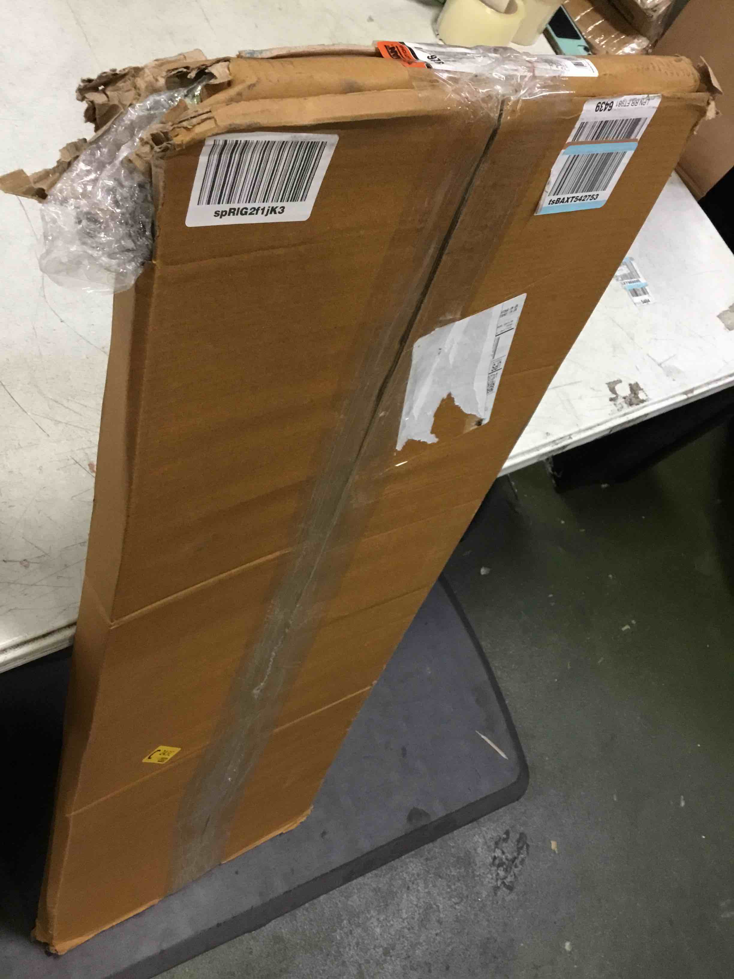 https://s3.amazonaws.com/lotting-images-prod/bidfta/RED5355169_1690565928243.jpeg