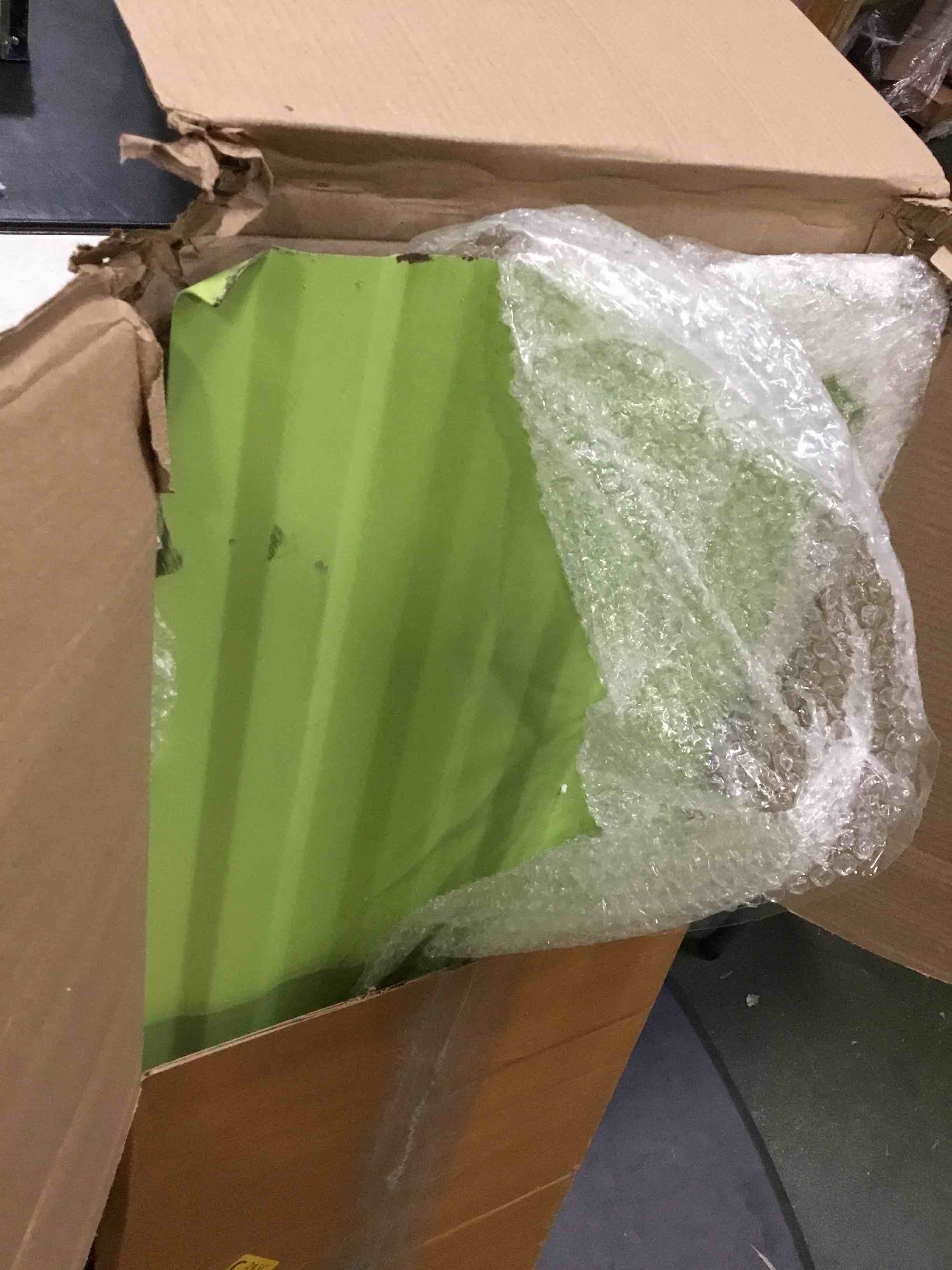 https://s3.amazonaws.com/lotting-images-prod/bidfta/RED5355169_1690565977506.jpeg