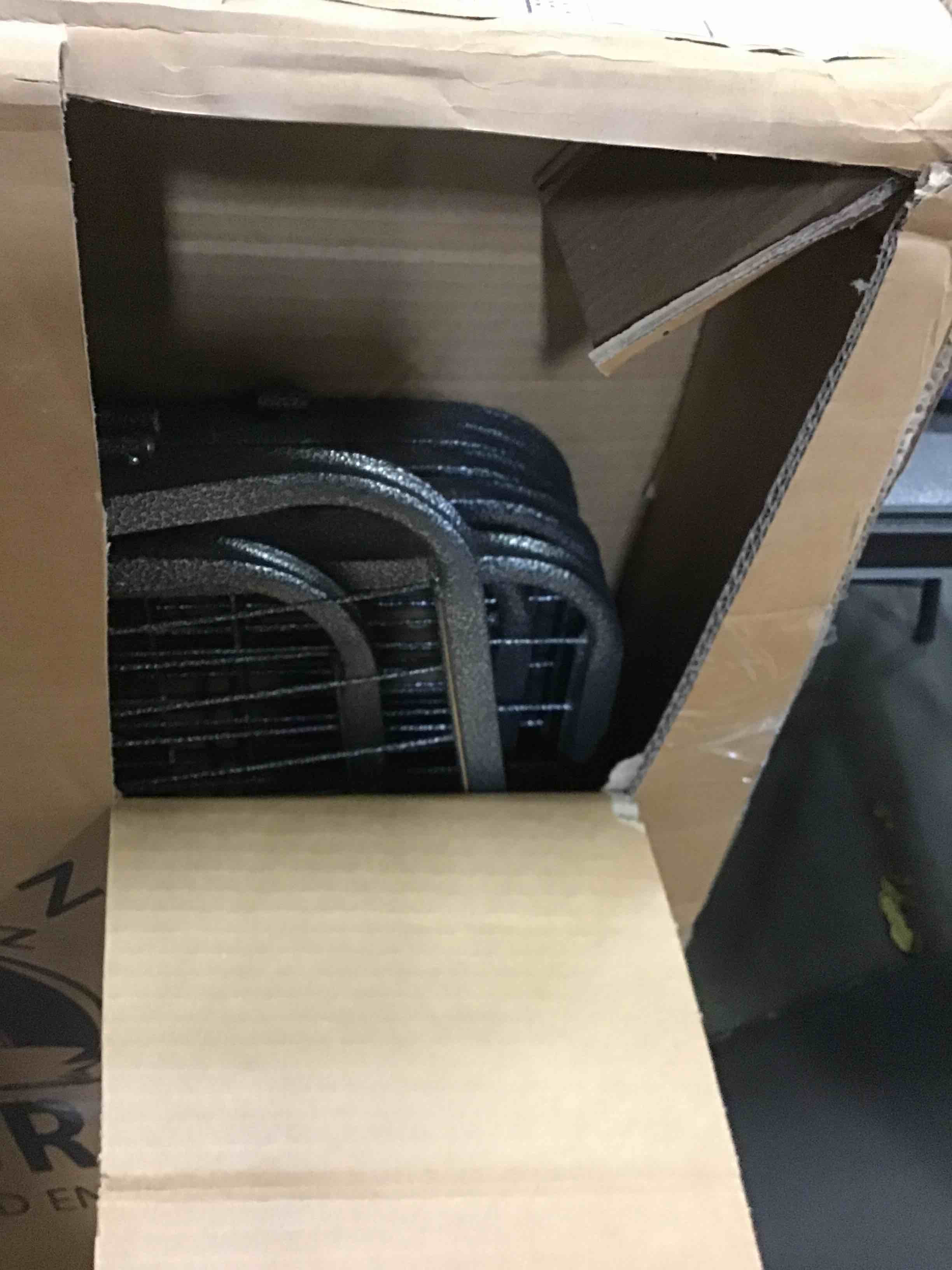 https://s3.amazonaws.com/lotting-images-prod/bidfta/RED5355227_1690803976359.jpeg