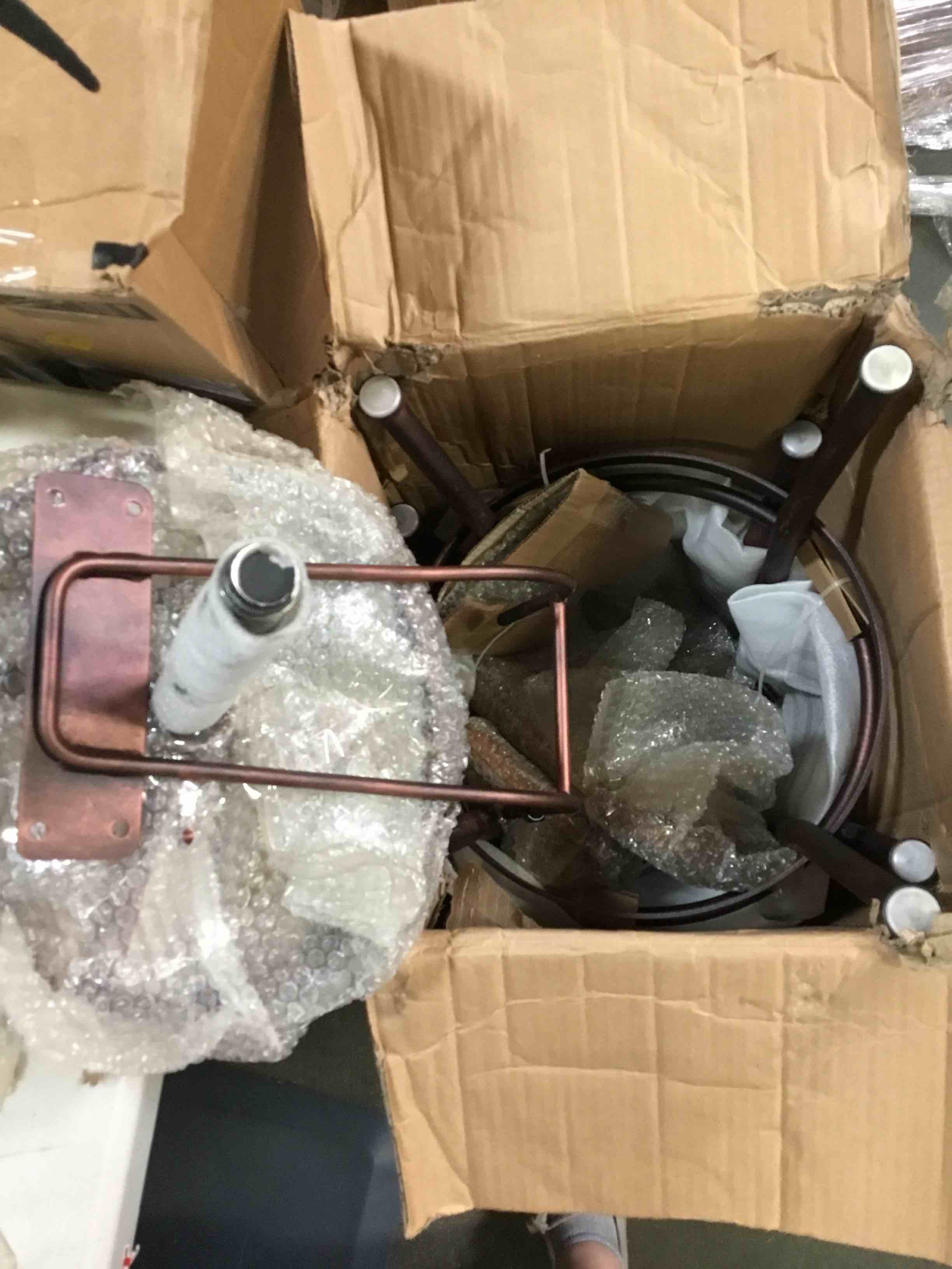 https://s3.amazonaws.com/lotting-images-prod/bidfta/RED5355435_1690906524755.jpeg