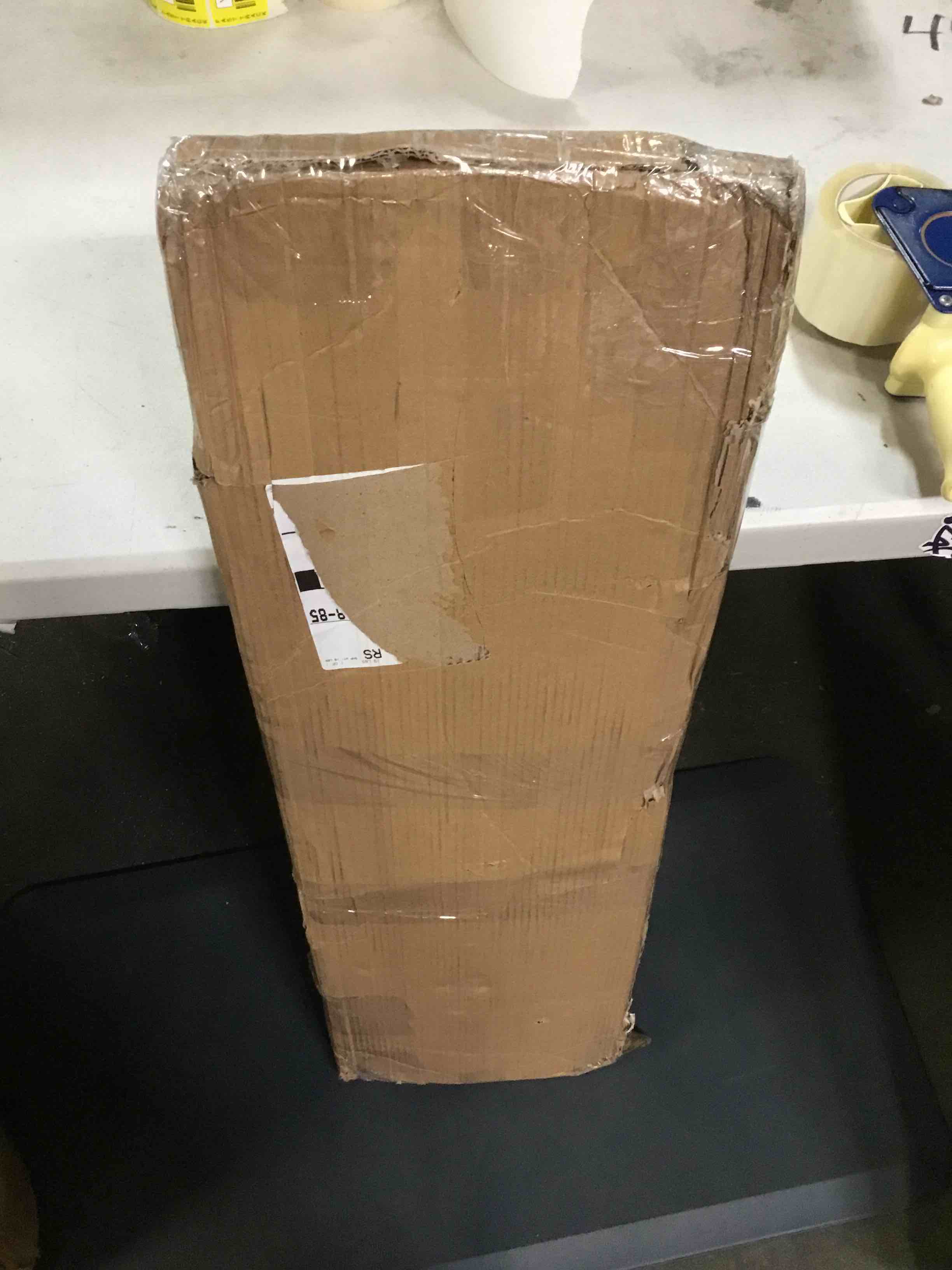 https://s3.amazonaws.com/lotting-images-prod/bidfta/RED5355439_1690910472609.jpeg