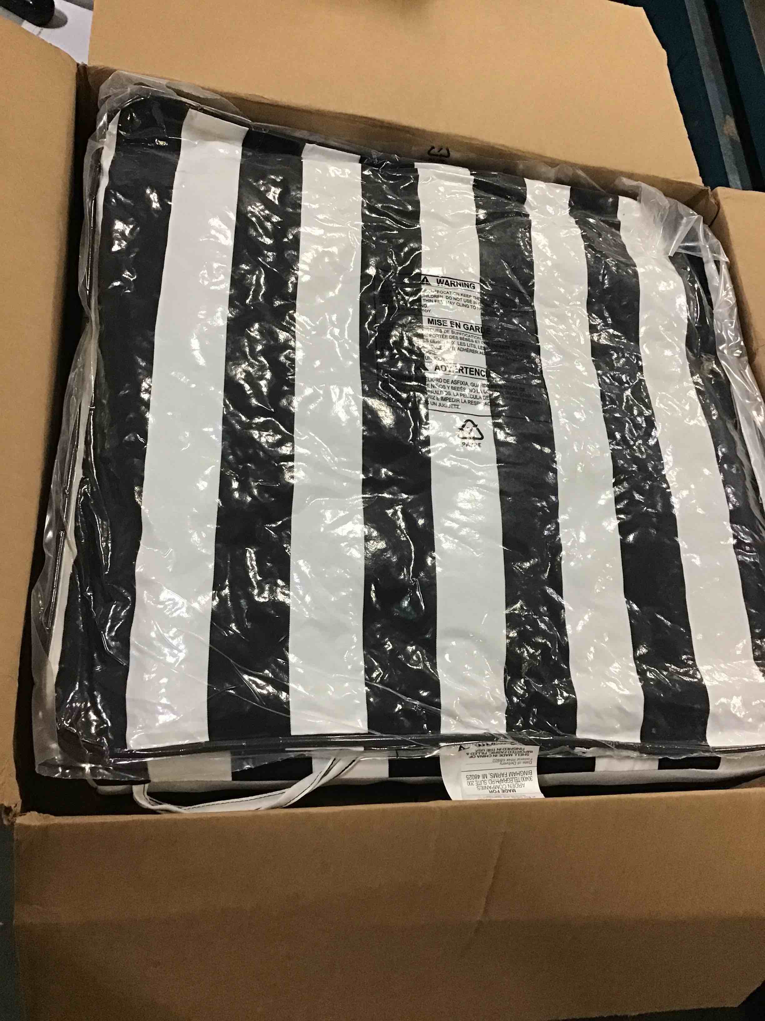 https://s3.amazonaws.com/lotting-images-prod/bidfta/RED5356232_1689957003615.jpeg