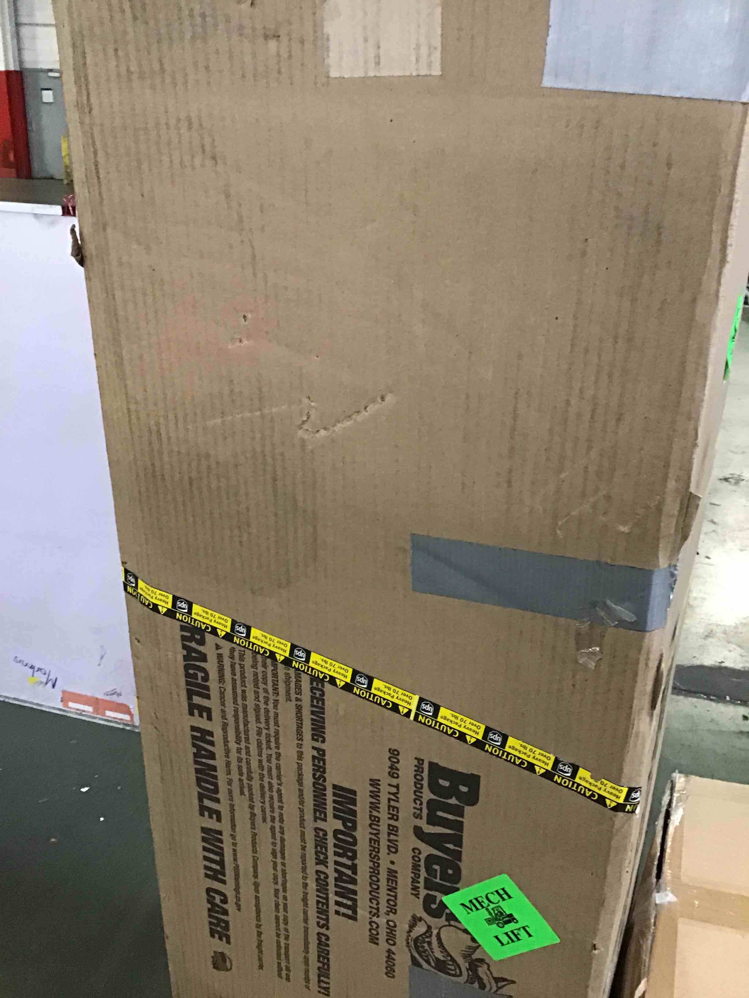 https://s3.amazonaws.com/lotting-images-prod/bidfta/RED5356332_1690029043281.jpeg