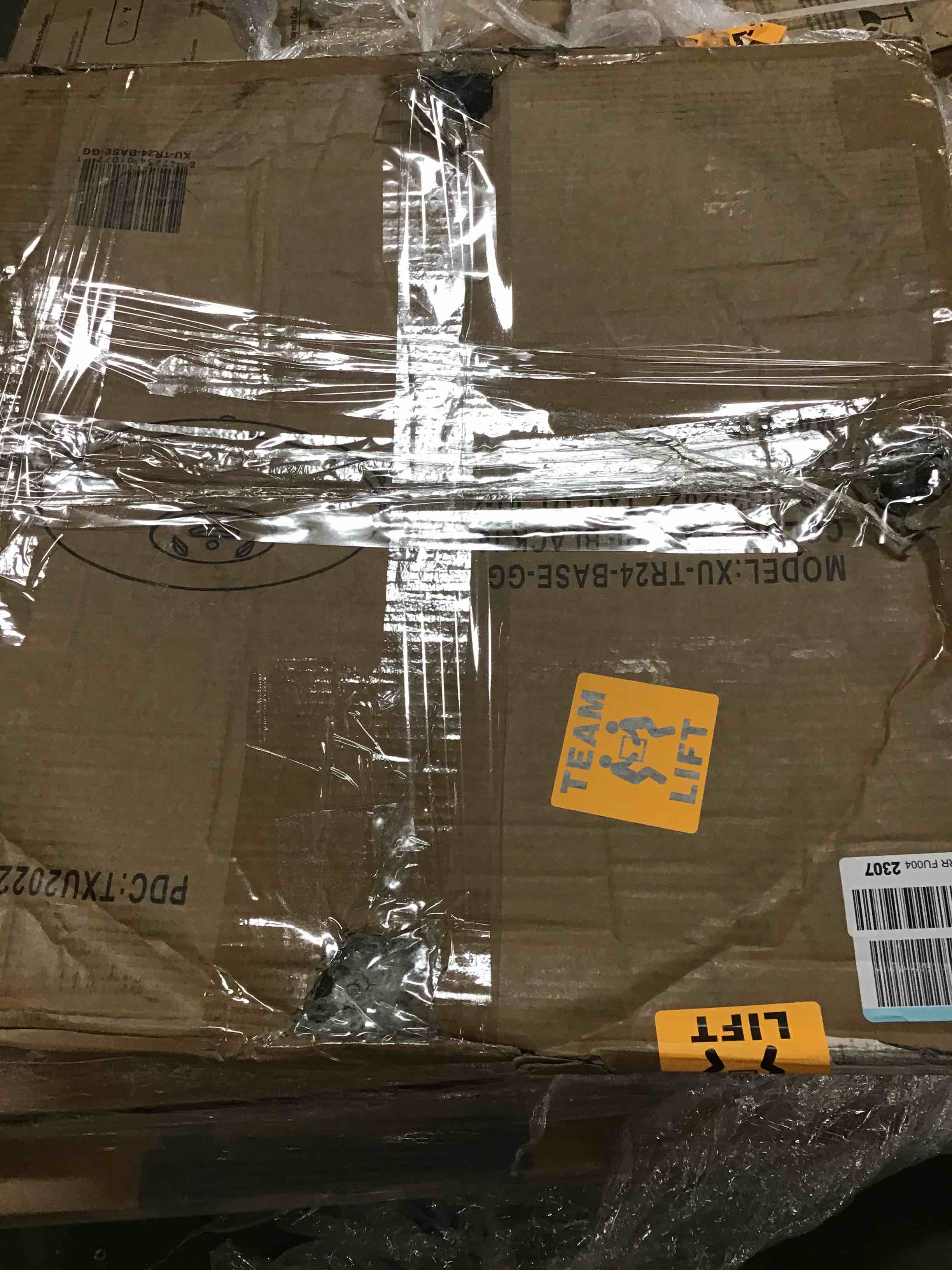 https://s3.amazonaws.com/lotting-images-prod/bidfta/RED5356420_1690042368437.jpeg