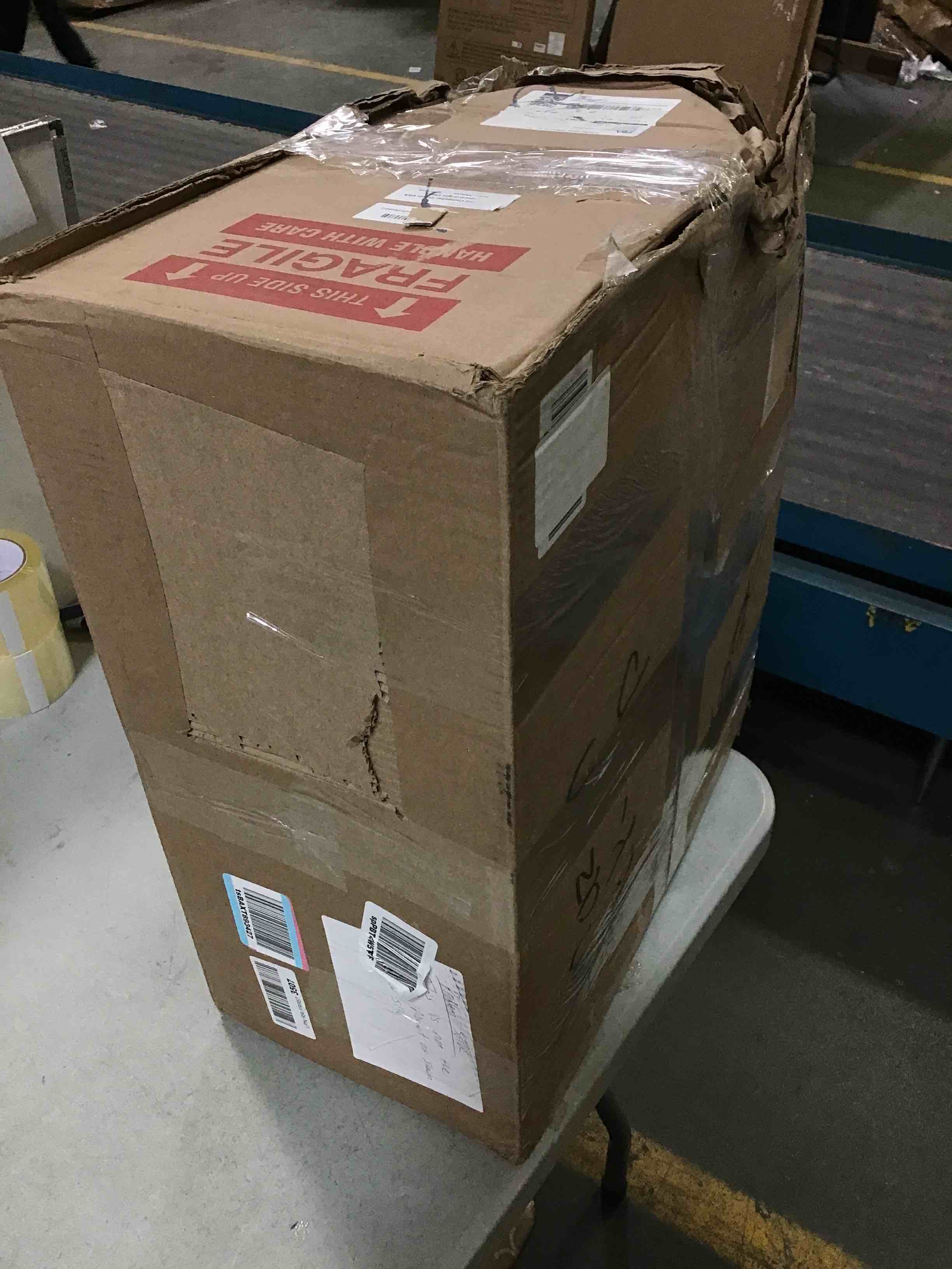 https://s3.amazonaws.com/lotting-images-prod/bidfta/RED5356508_1690212756708.jpeg