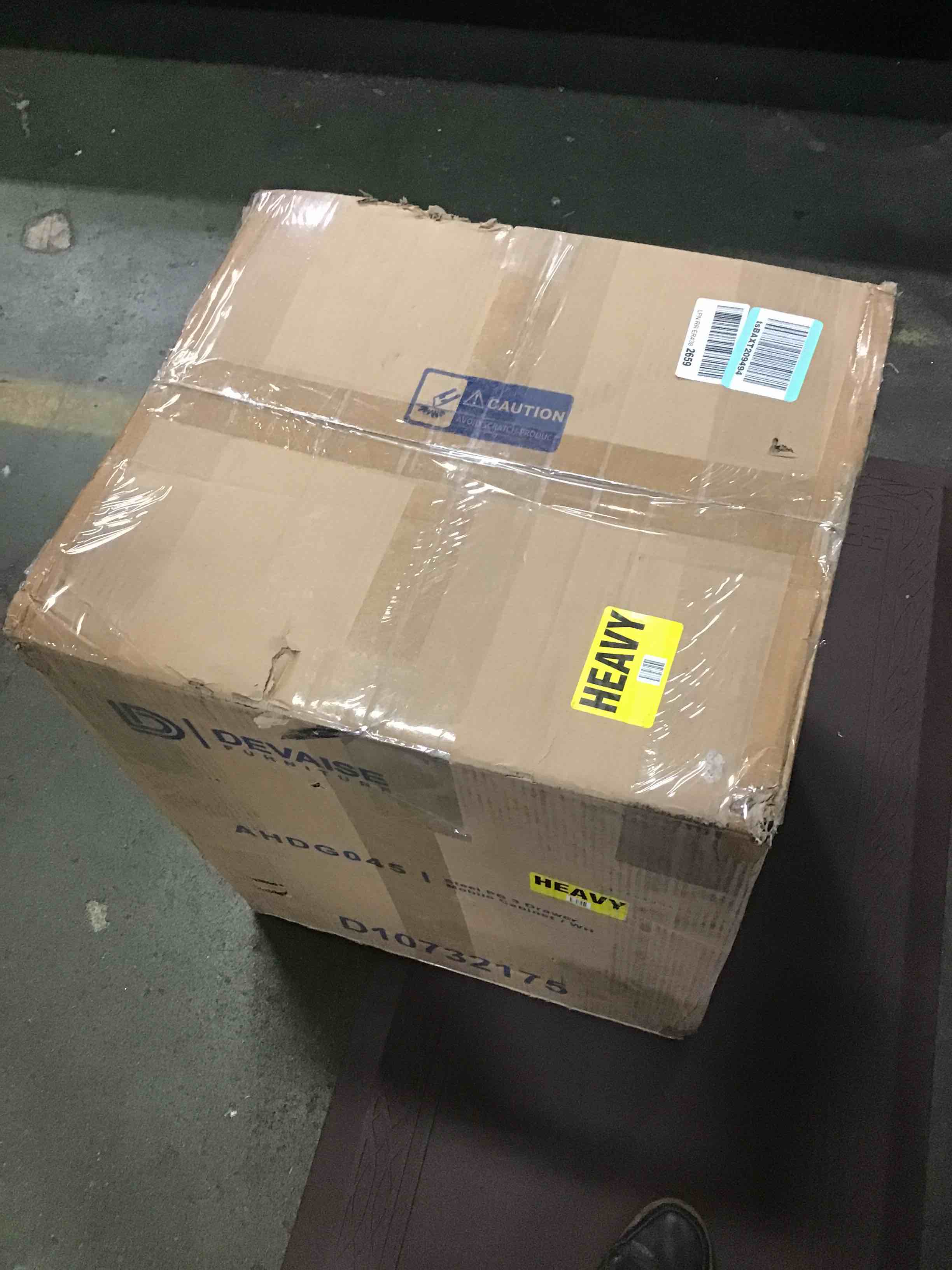 https://s3.amazonaws.com/lotting-images-prod/bidfta/RED5356665_1690301255443.jpeg