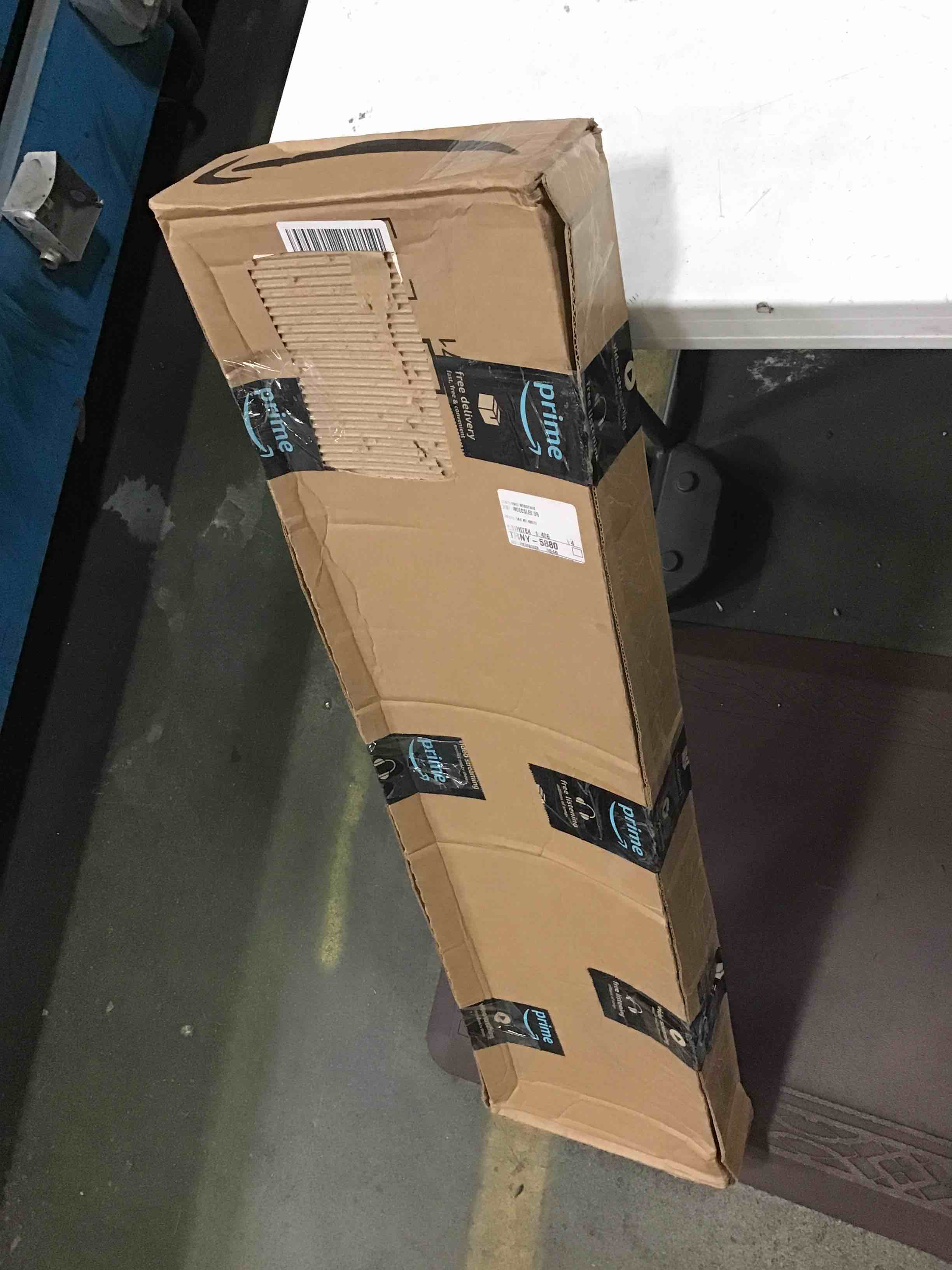 https://s3.amazonaws.com/lotting-images-prod/bidfta/RED5356679_1690306147407.jpeg