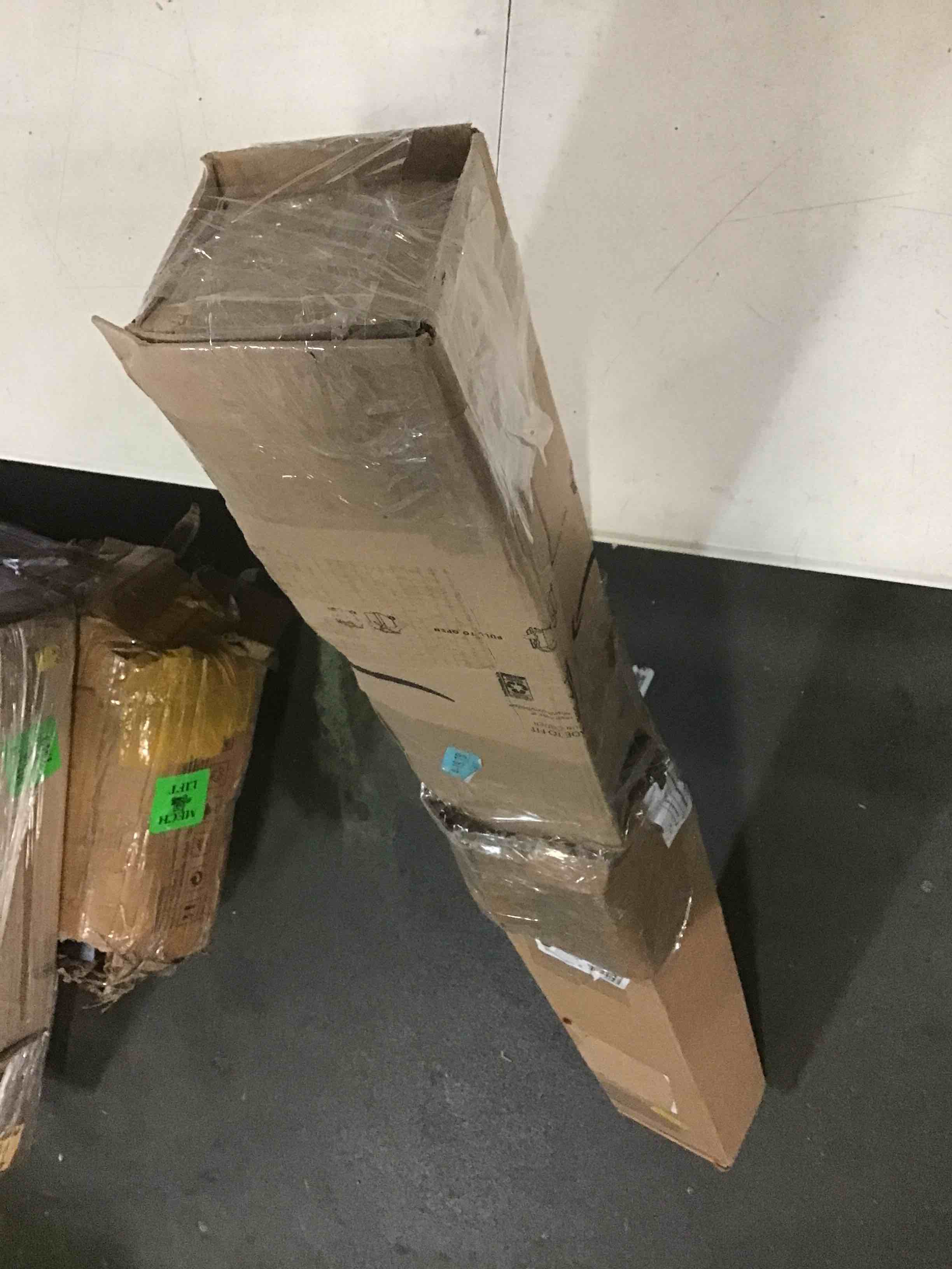 https://s3.amazonaws.com/lotting-images-prod/bidfta/RED5356823_1690387226969.jpeg