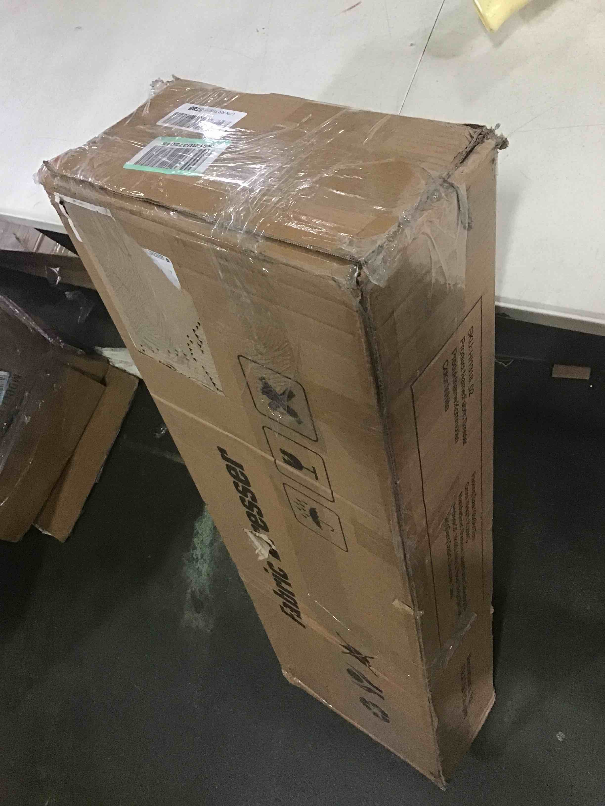 https://s3.amazonaws.com/lotting-images-prod/bidfta/RED5356863_1690397126107.jpeg
