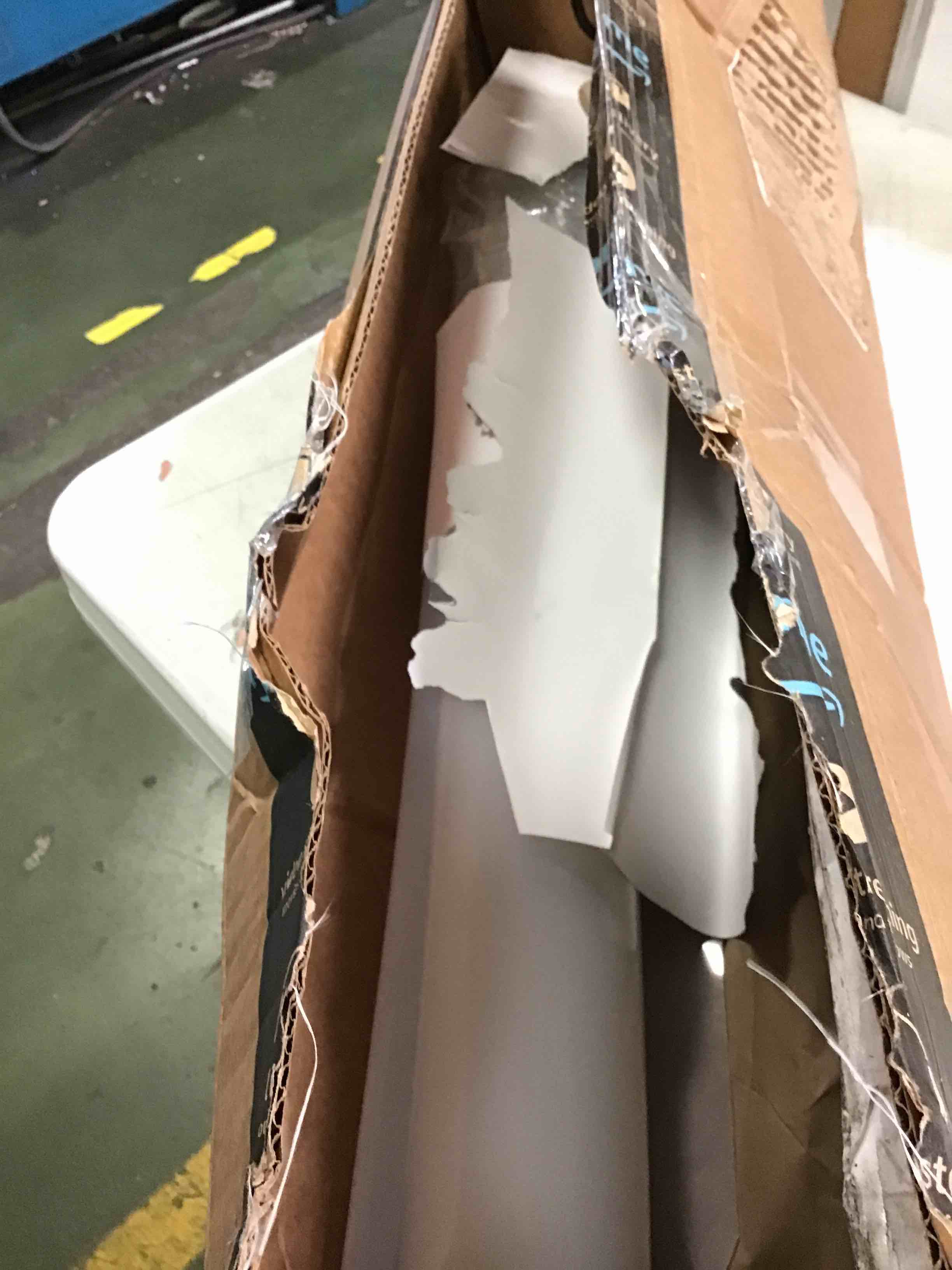 https://s3.amazonaws.com/lotting-images-prod/bidfta/RED5357136_1690309334475.jpeg
