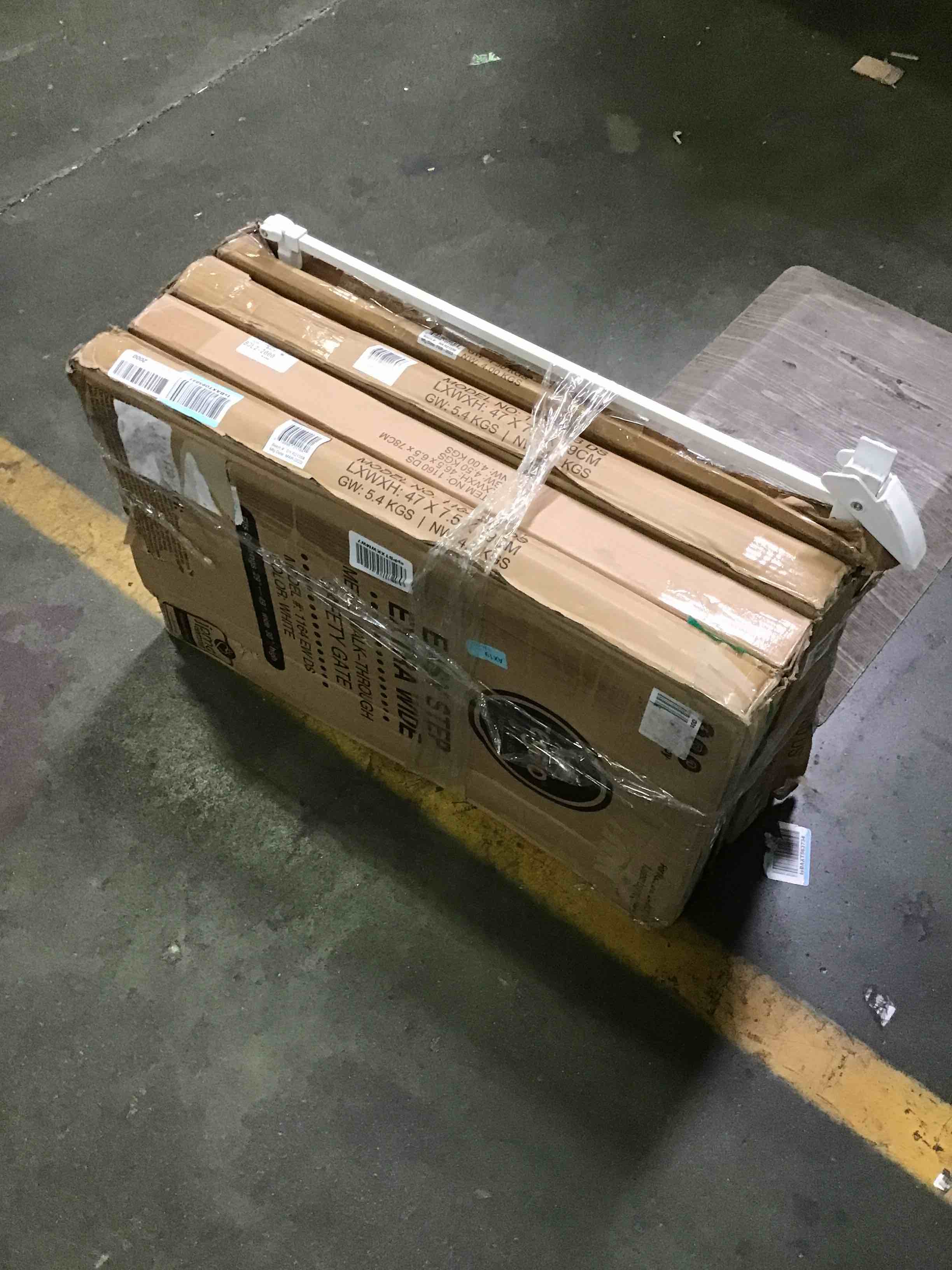 https://s3.amazonaws.com/lotting-images-prod/bidfta/RED5357267_1690386852315.jpeg