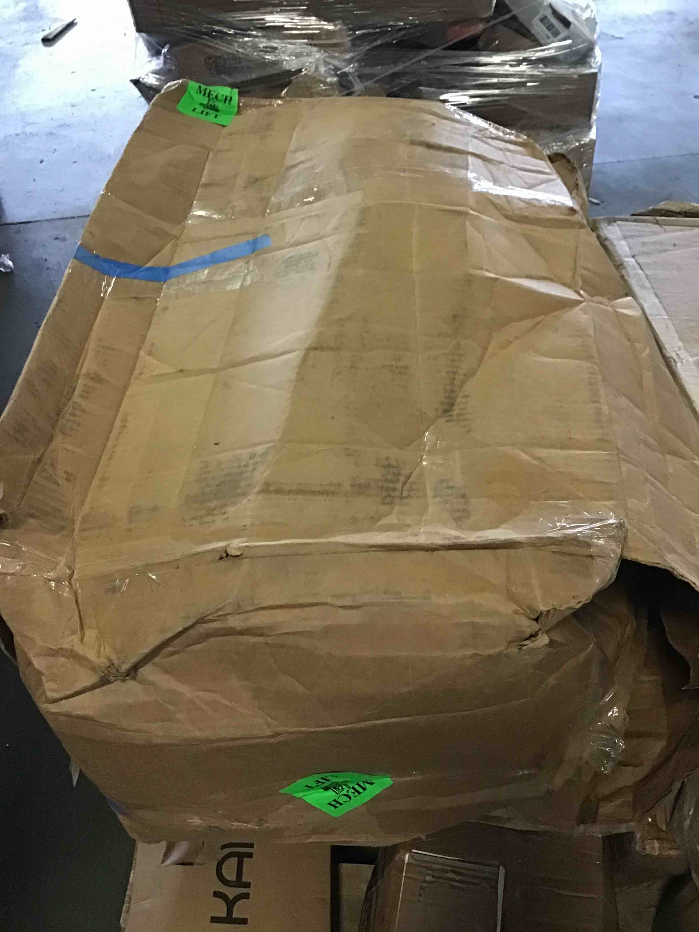 https://s3.amazonaws.com/lotting-images-prod/bidfta/RED5358324_1690918308548.jpeg