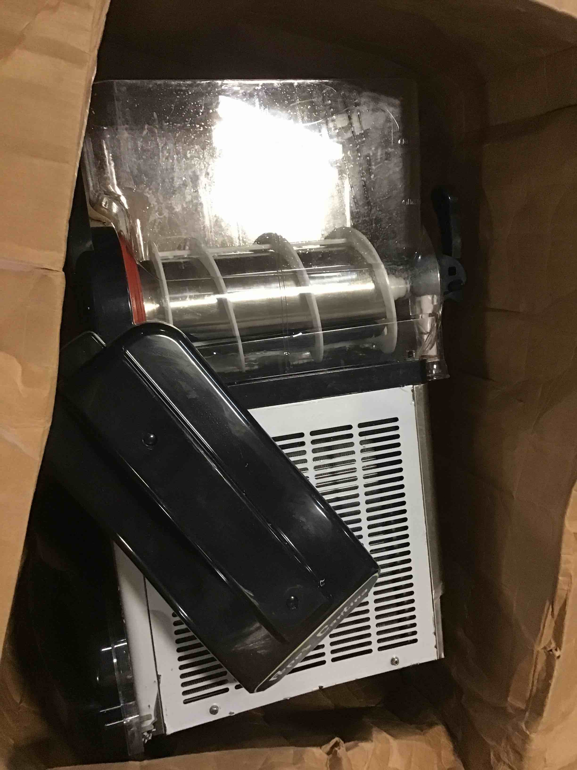 https://s3.amazonaws.com/lotting-images-prod/bidfta/RED5358324_1690918433028.jpeg