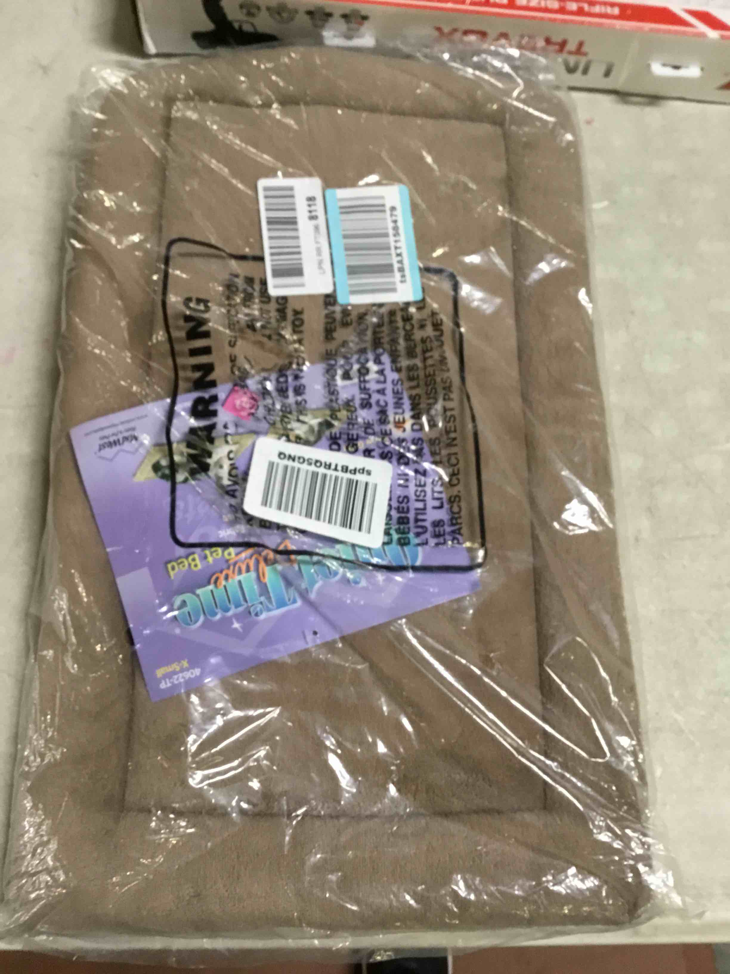 https://s3.amazonaws.com/lotting-images-prod/bidfta/RED5358602_1689604162421.jpeg