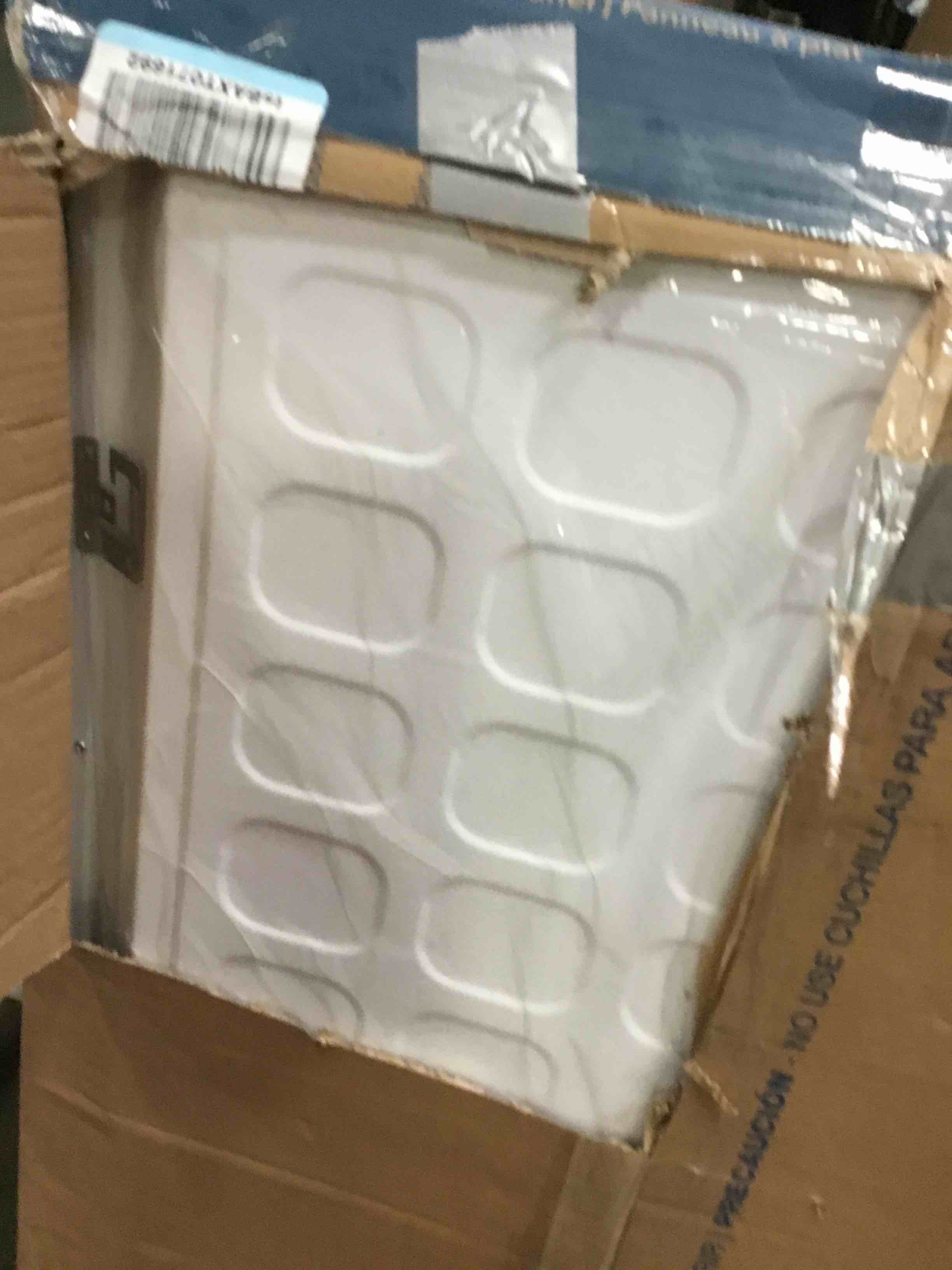 https://s3.amazonaws.com/lotting-images-prod/bidfta/RED5359008_1689855673019.jpeg