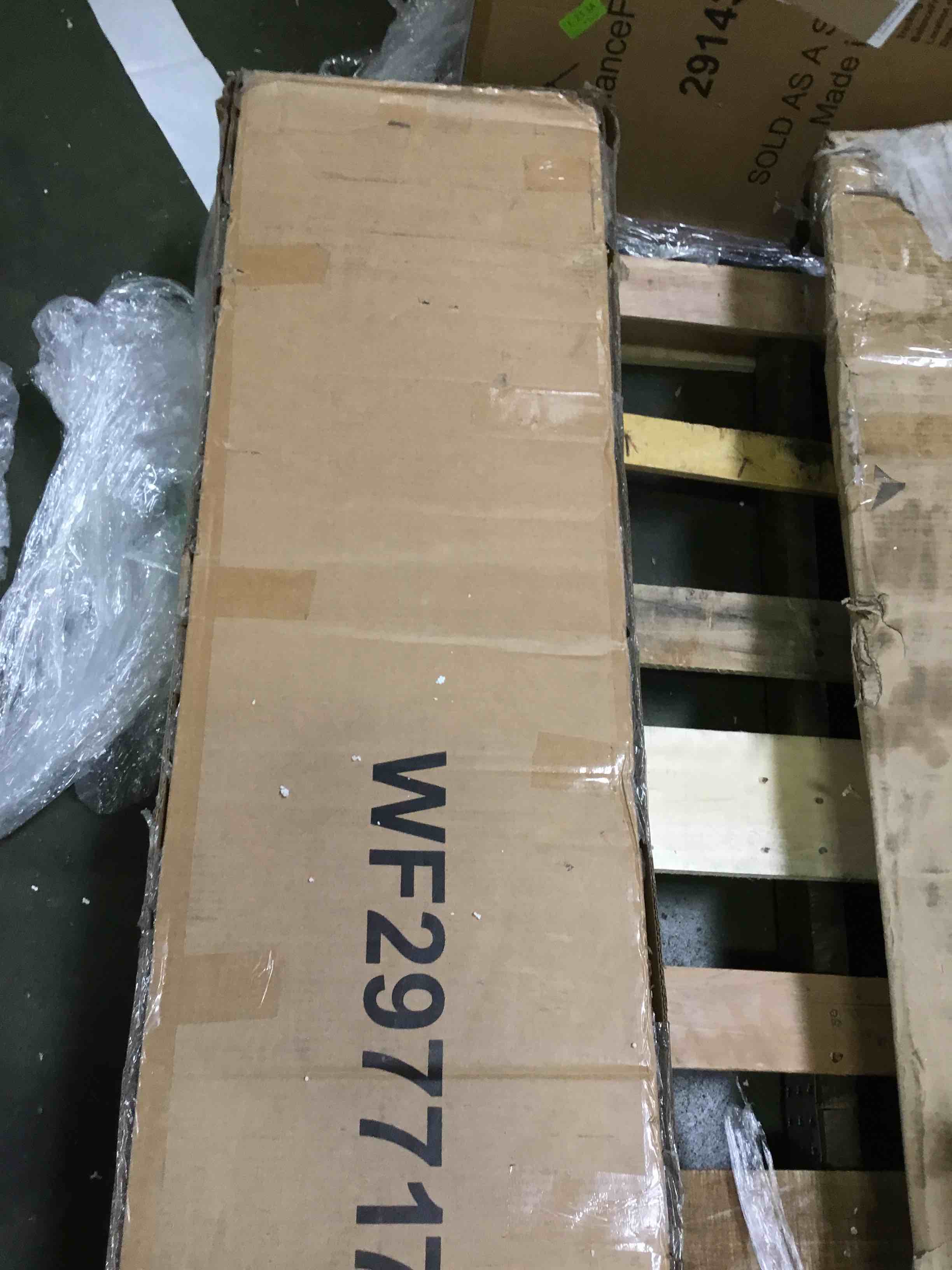 https://s3.amazonaws.com/lotting-images-prod/bidfta/RED5359085_1689866333184.jpeg