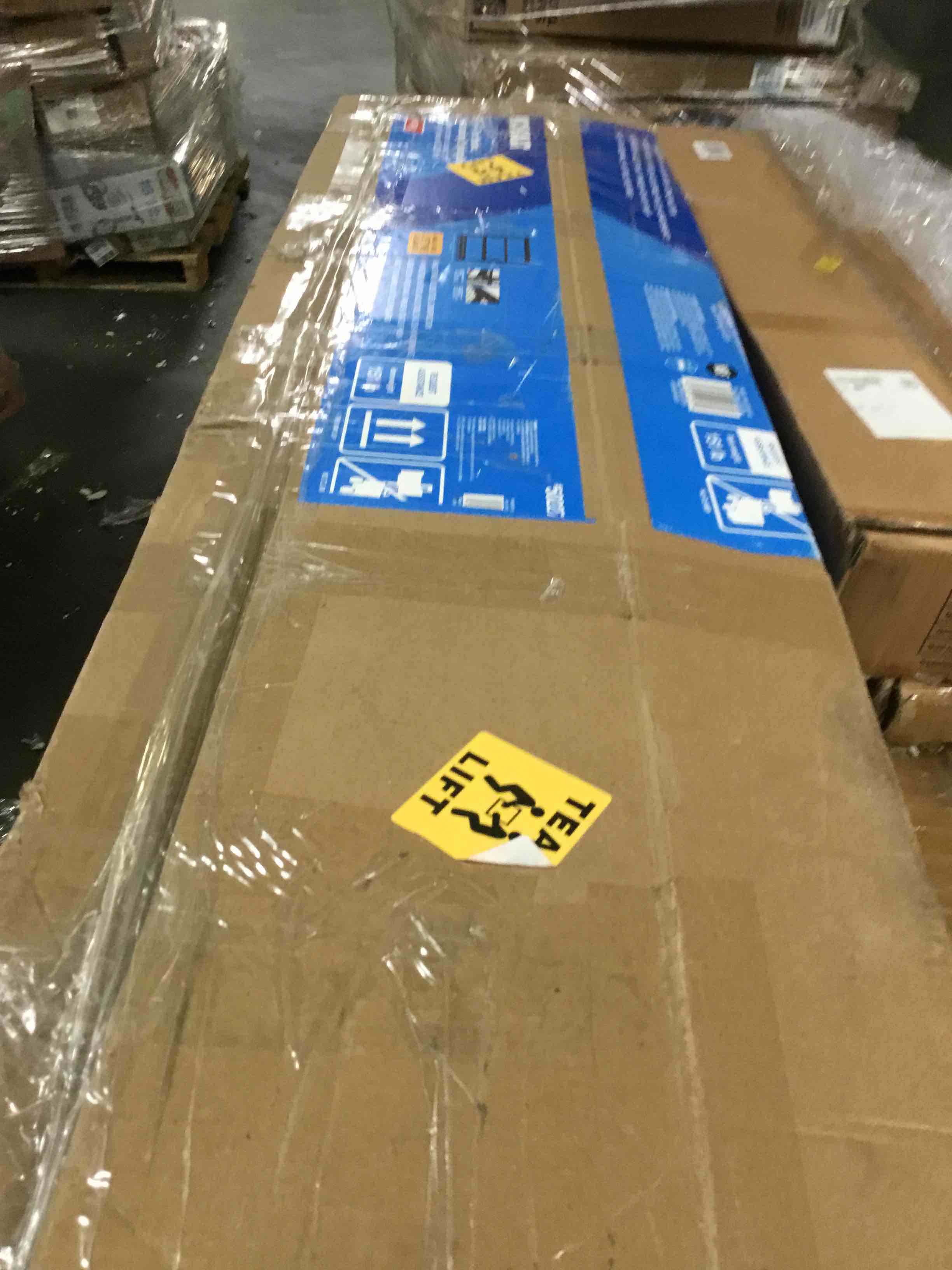 https://s3.amazonaws.com/lotting-images-prod/bidfta/RED5359475_1690389121471.jpeg