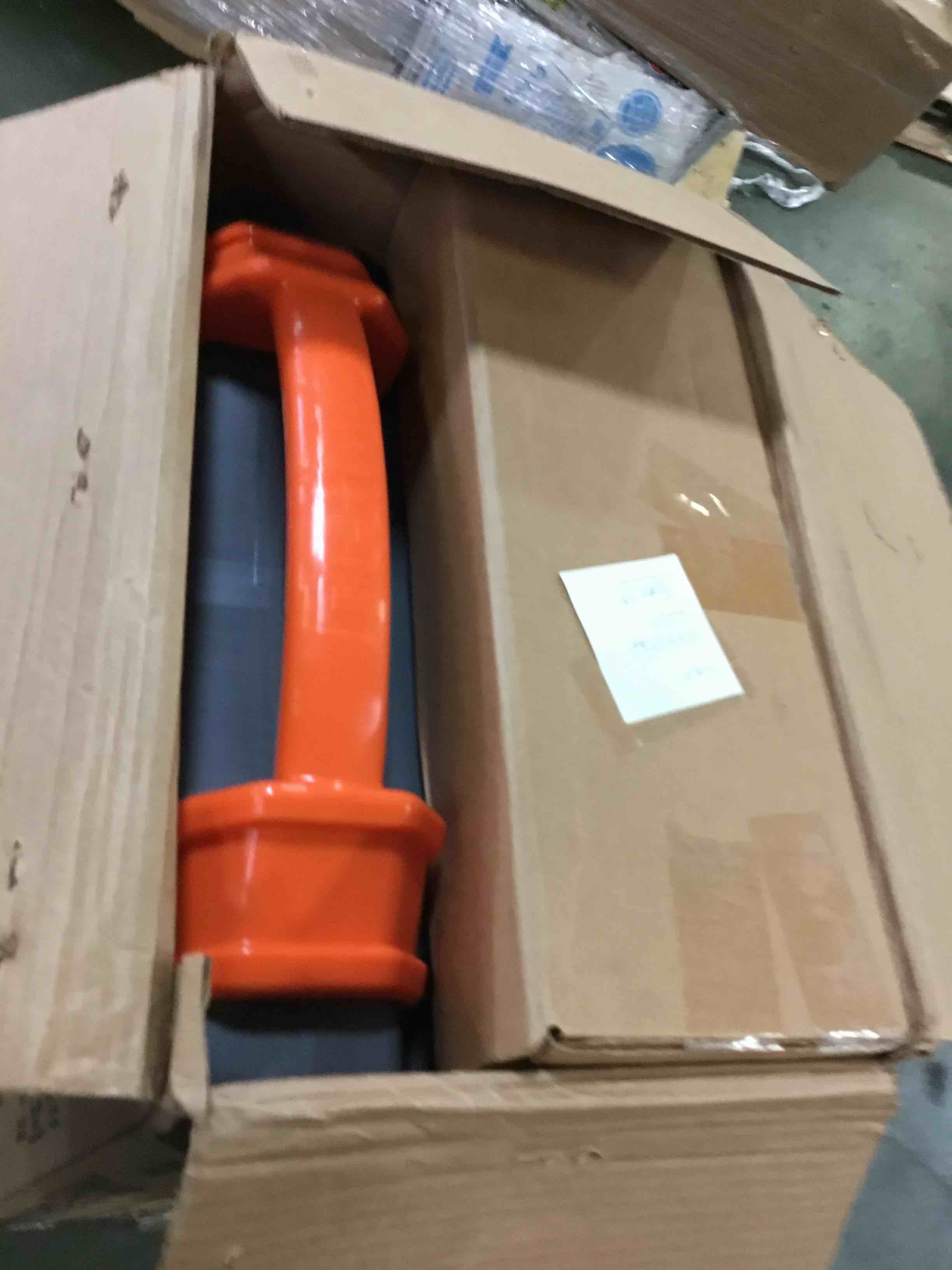 https://s3.amazonaws.com/lotting-images-prod/bidfta/RED5359681_1690488187207.jpeg