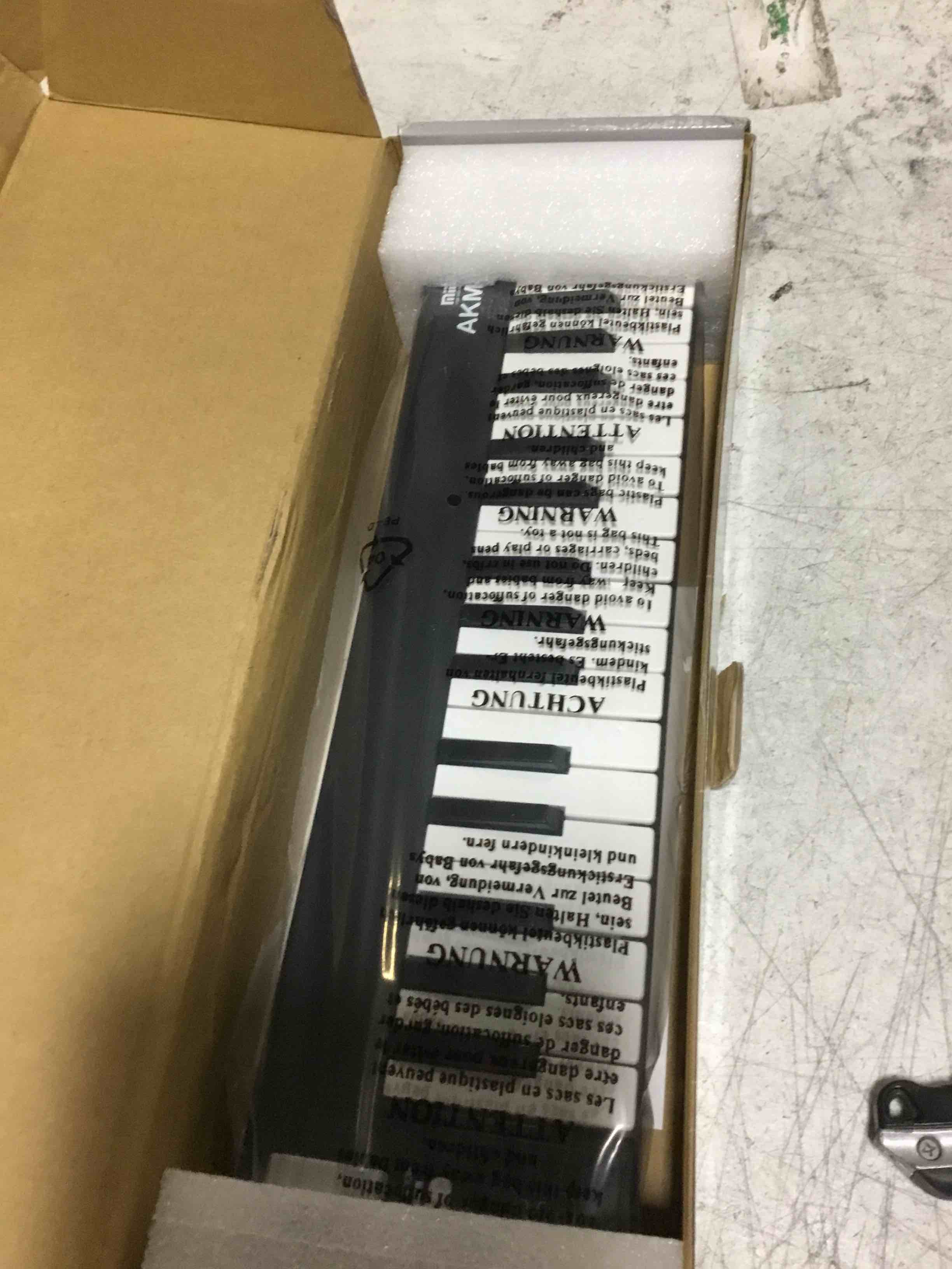 https://s3.amazonaws.com/lotting-images-prod/bidfta/RED5359698_1690544029102.jpeg