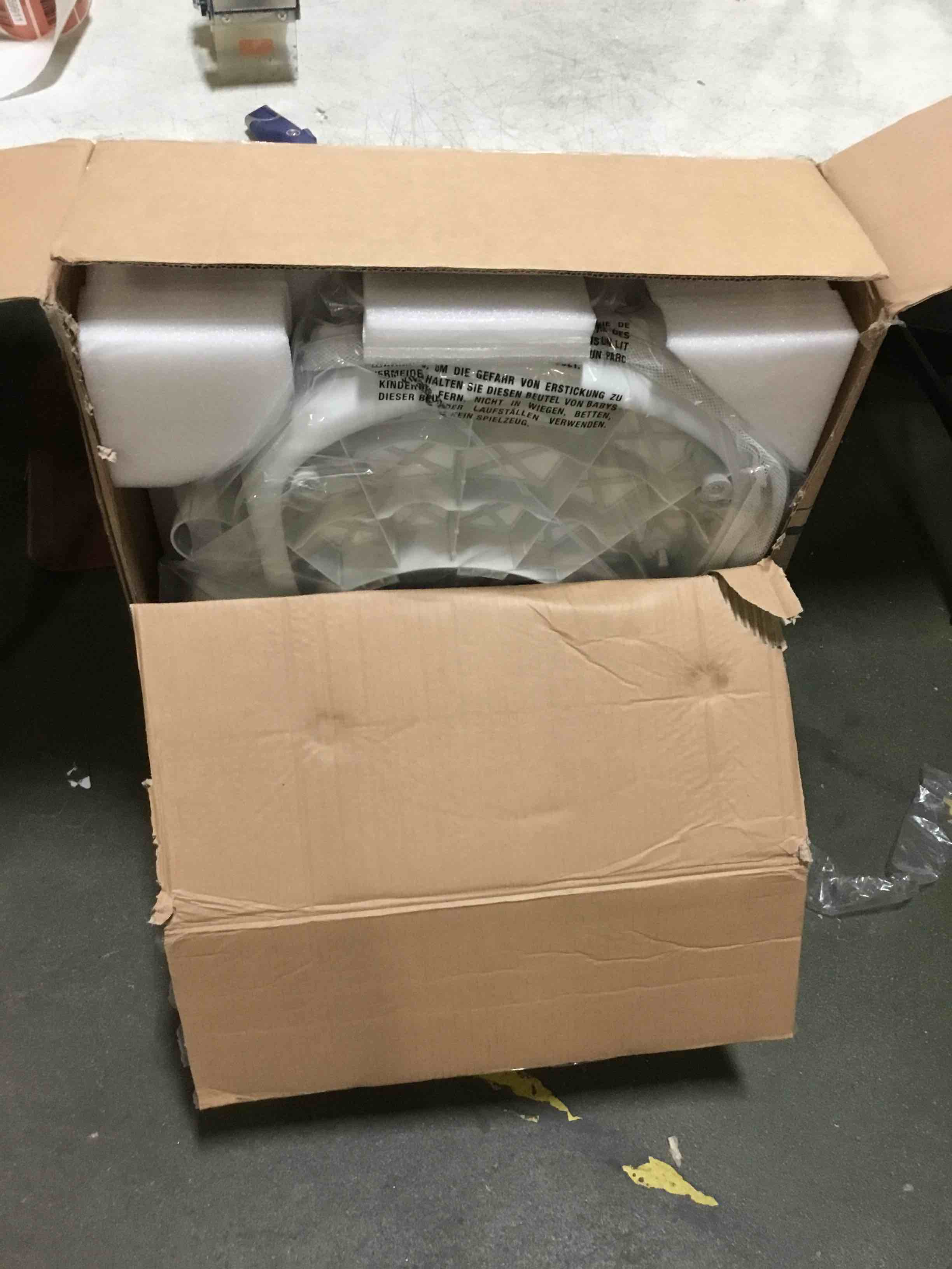 https://s3.amazonaws.com/lotting-images-prod/bidfta/RED5359907_1691063621463.jpeg