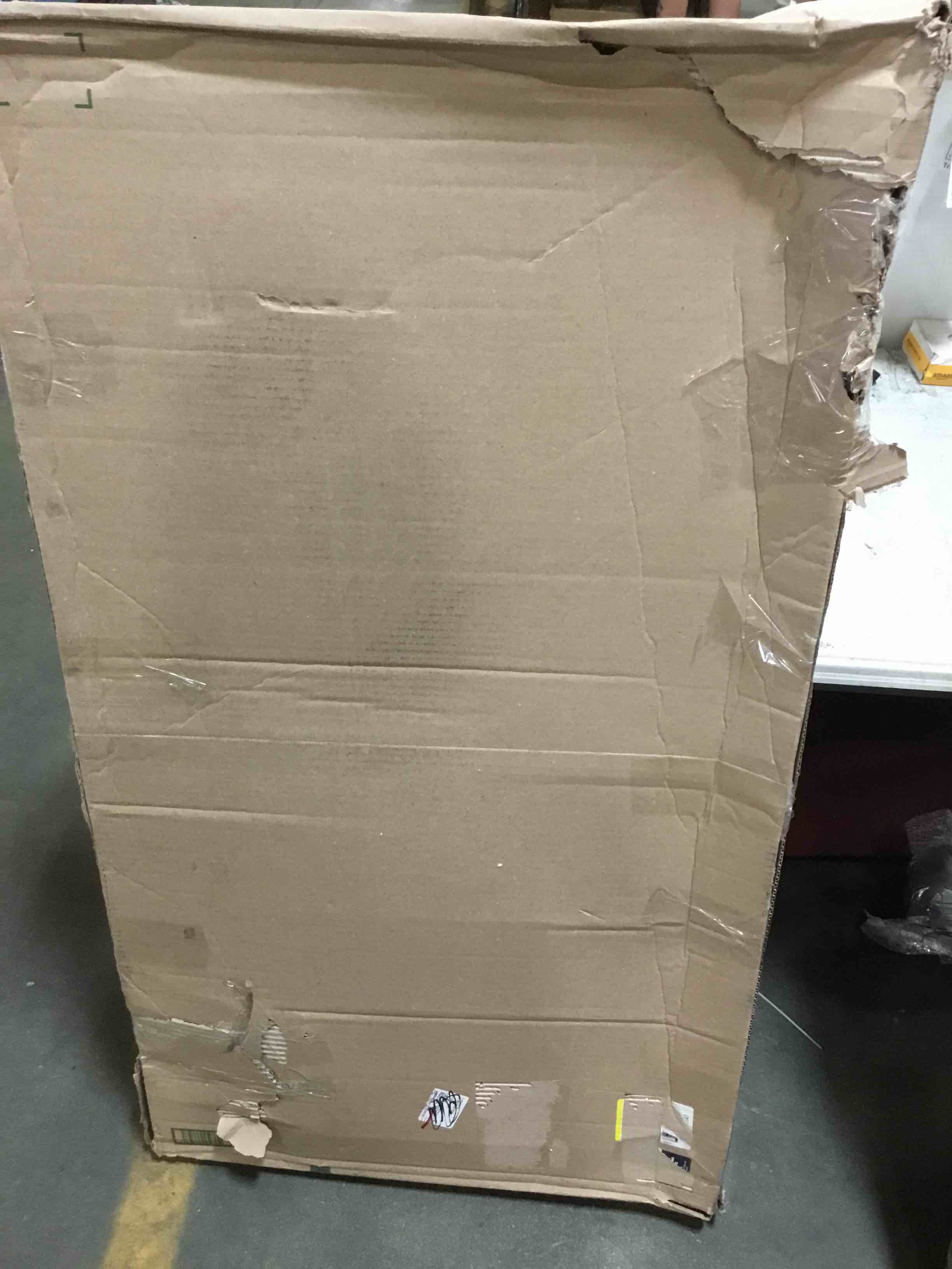 https://s3.amazonaws.com/lotting-images-prod/bidfta/RED5359938_1691072532456.jpeg