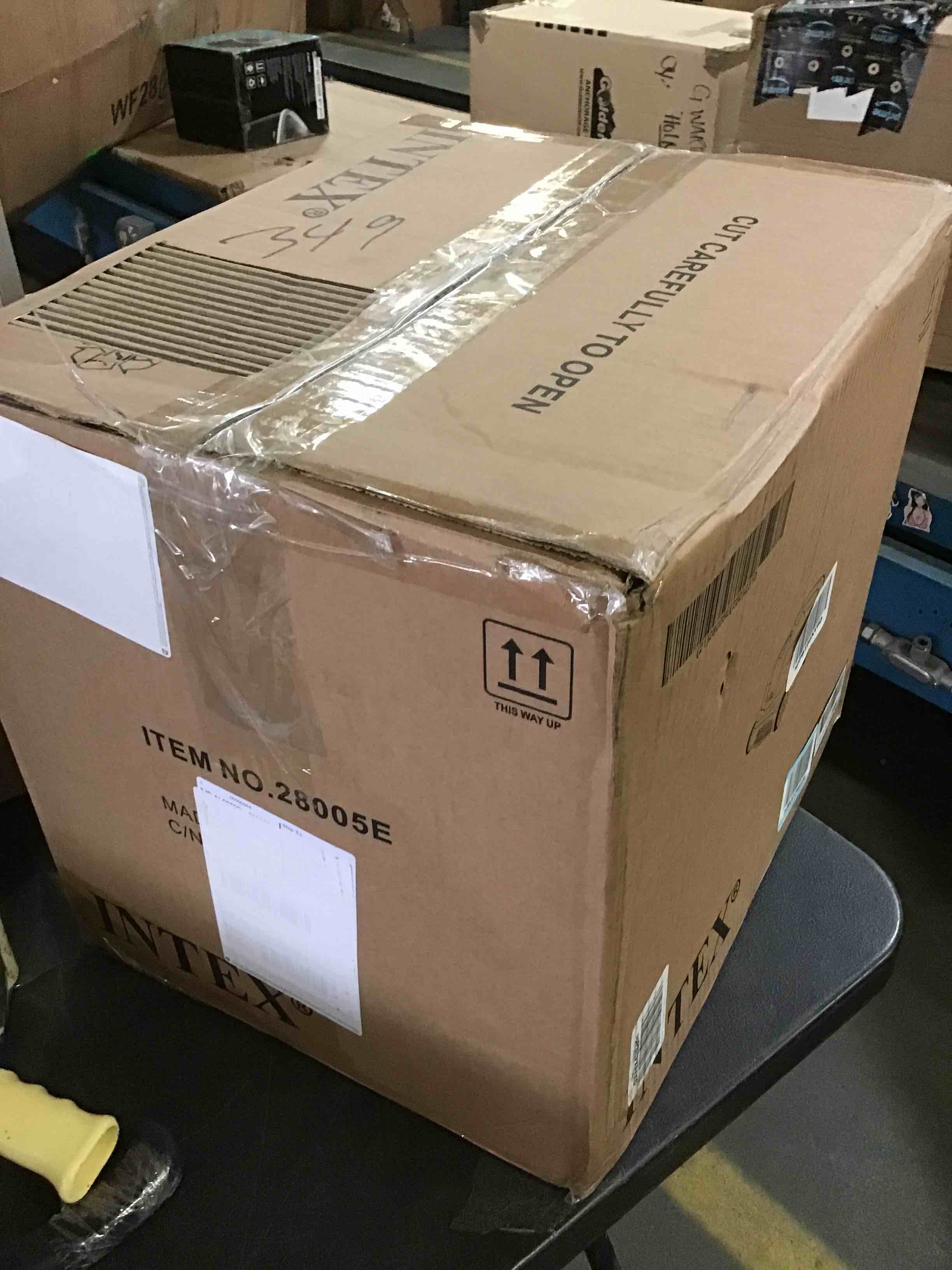 https://s3.amazonaws.com/lotting-images-prod/bidfta/RED5360112_1690996363557.jpeg