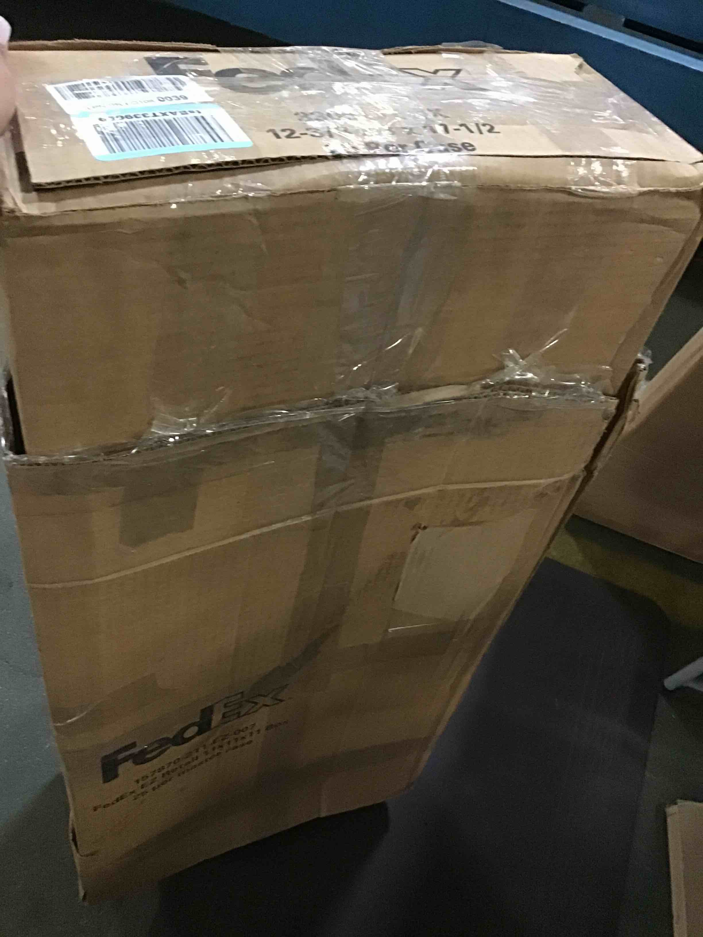 https://s3.amazonaws.com/lotting-images-prod/bidfta/RED5360195_1691064040943.jpeg