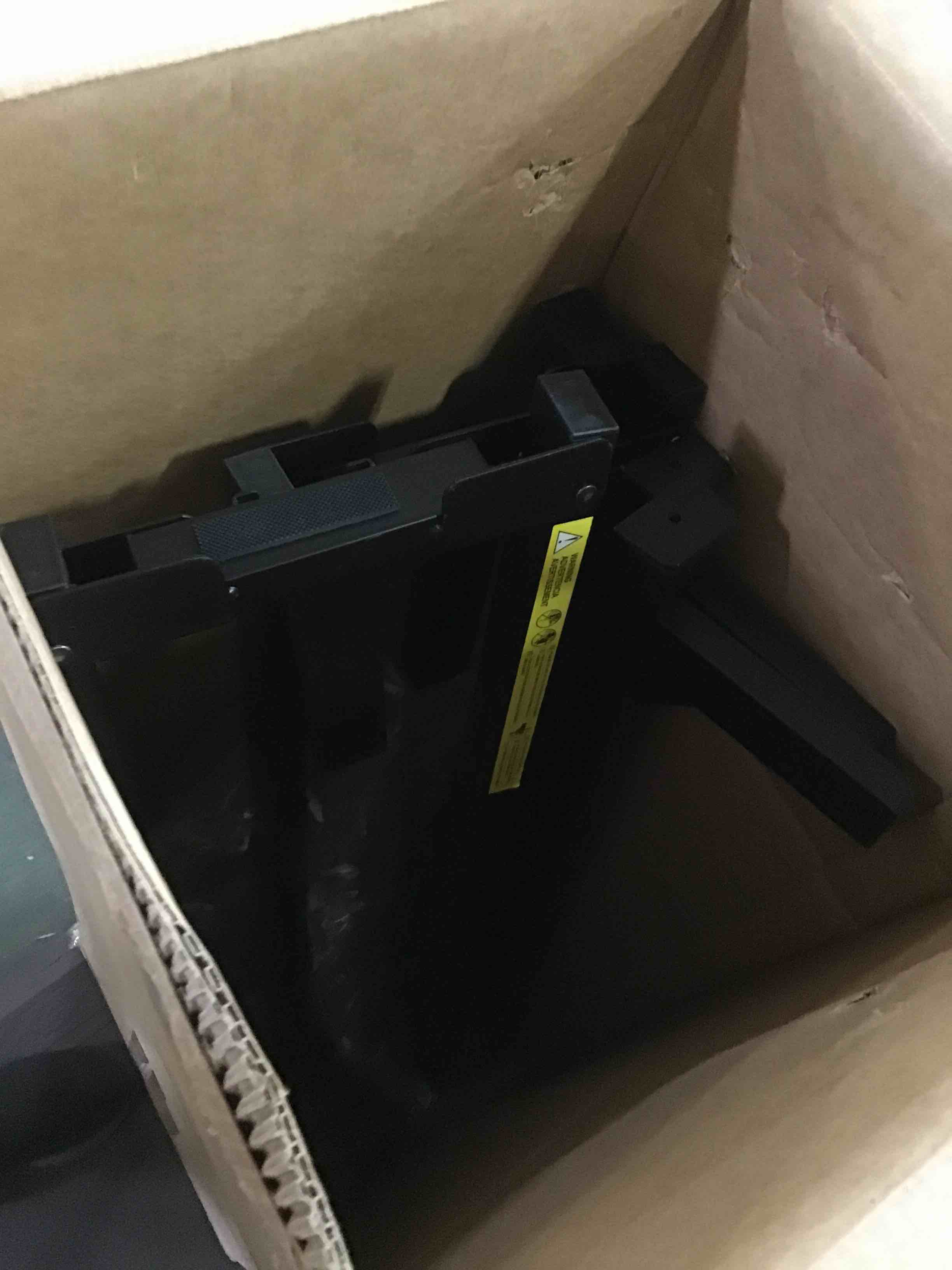 https://s3.amazonaws.com/lotting-images-prod/bidfta/RED5360246_1691073414624.jpeg