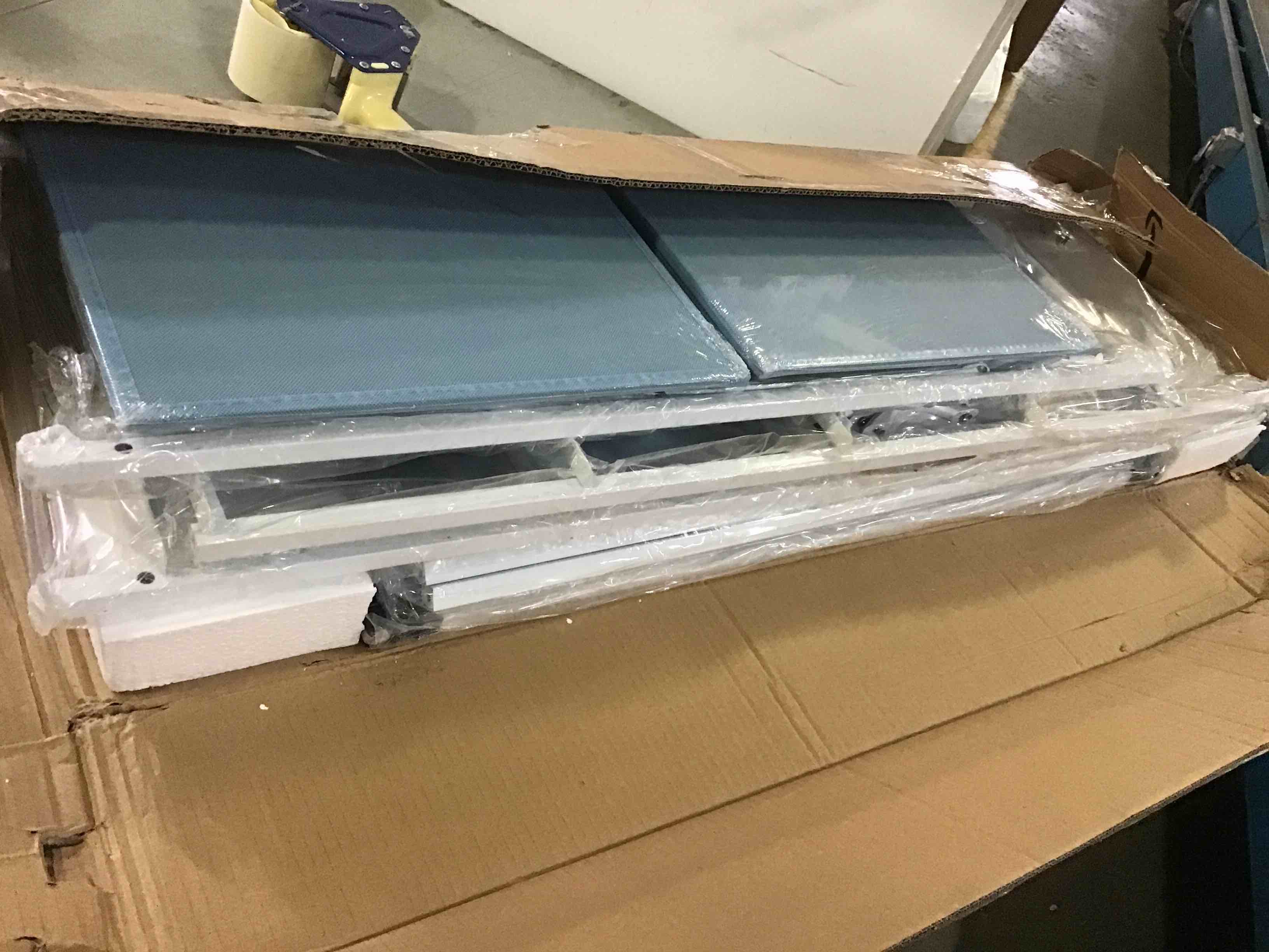 https://s3.amazonaws.com/lotting-images-prod/bidfta/RED5360502_1691171024653.jpeg