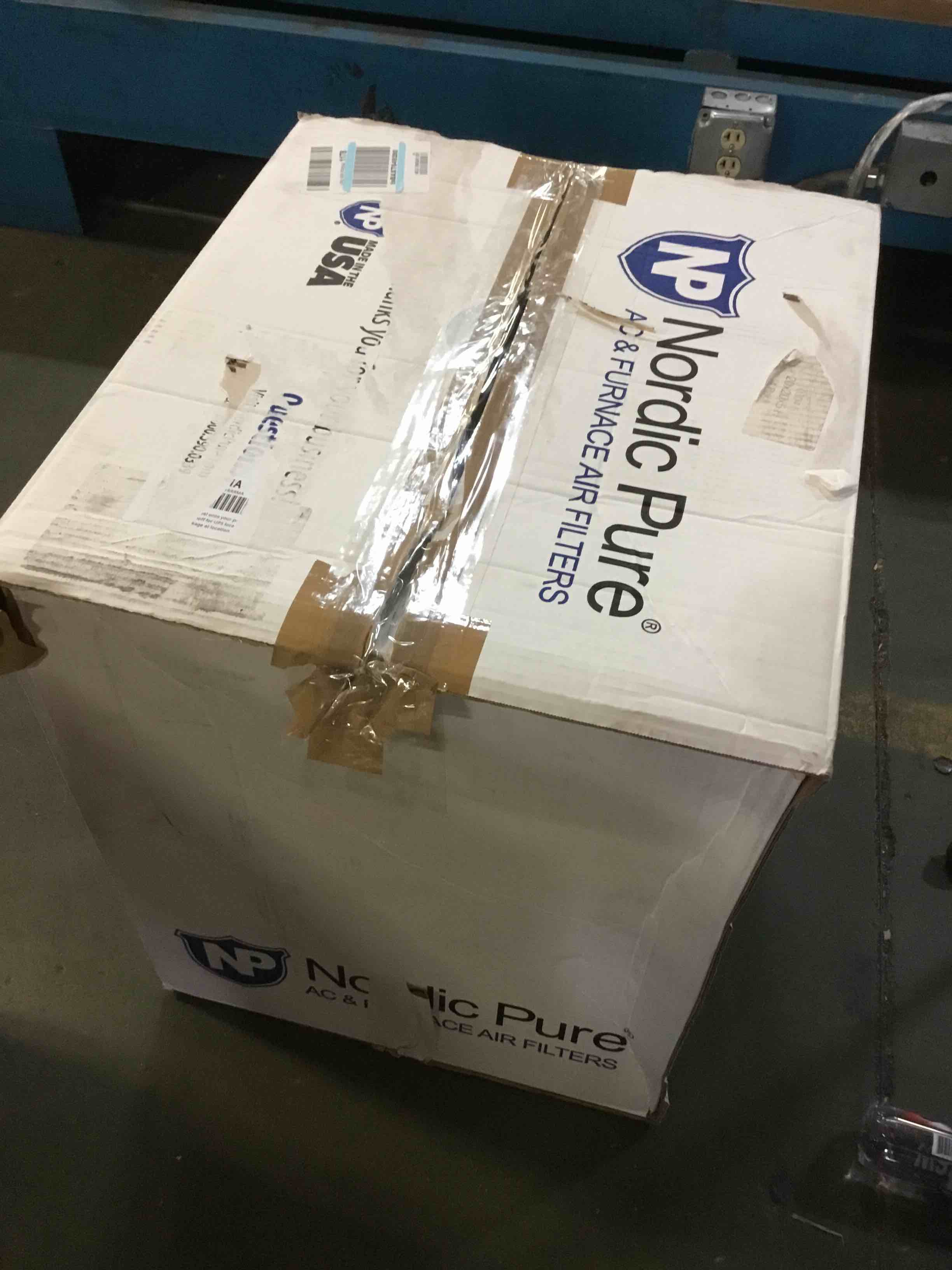 https://s3.amazonaws.com/lotting-images-prod/bidfta/RED5360570_1691410624187.jpeg