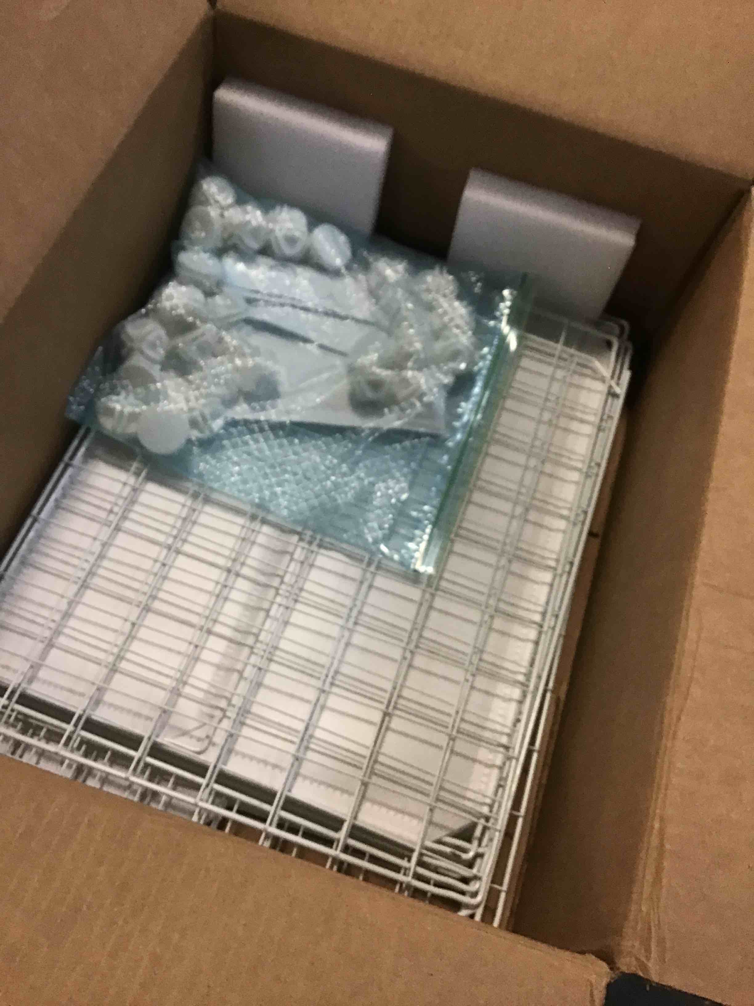 https://s3.amazonaws.com/lotting-images-prod/bidfta/RED5360795_1691500842370.jpeg