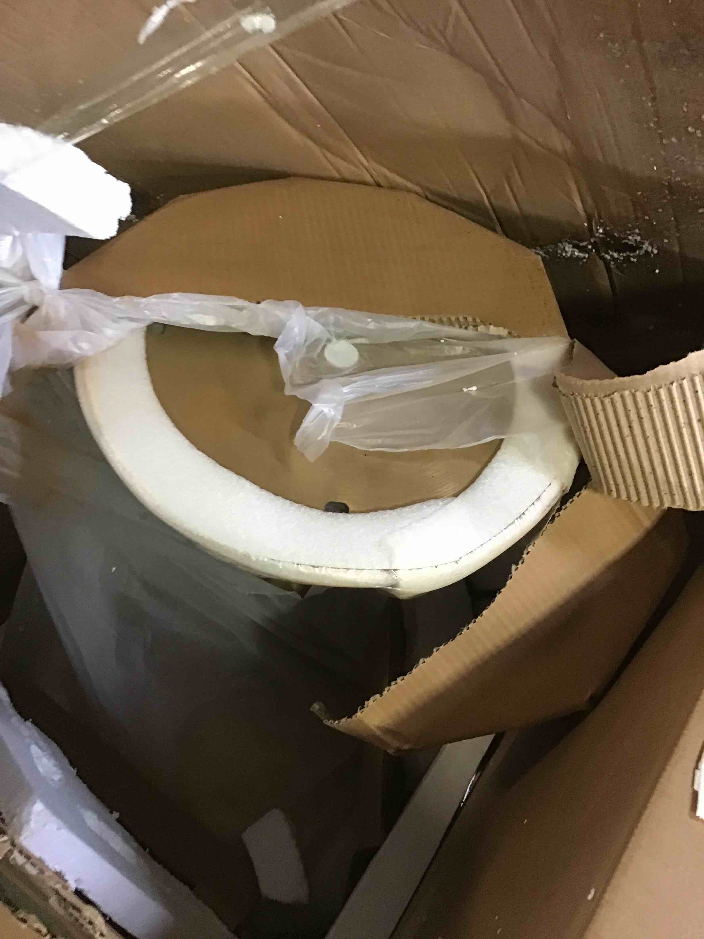 https://s3.amazonaws.com/lotting-images-prod/bidfta/RED5360929_1691525747340.jpeg