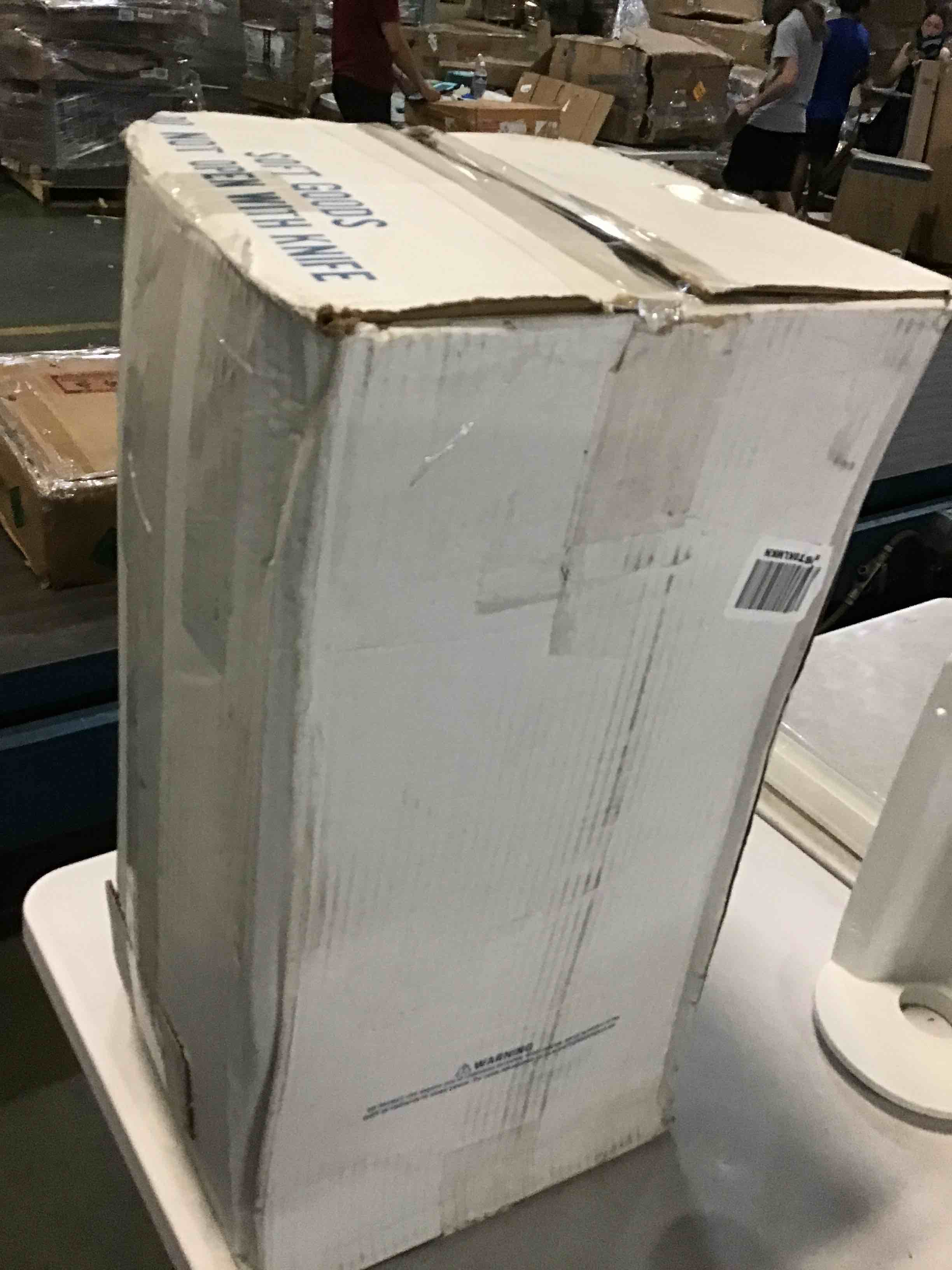 https://s3.amazonaws.com/lotting-images-prod/bidfta/RED5361041_1691598457983.jpeg