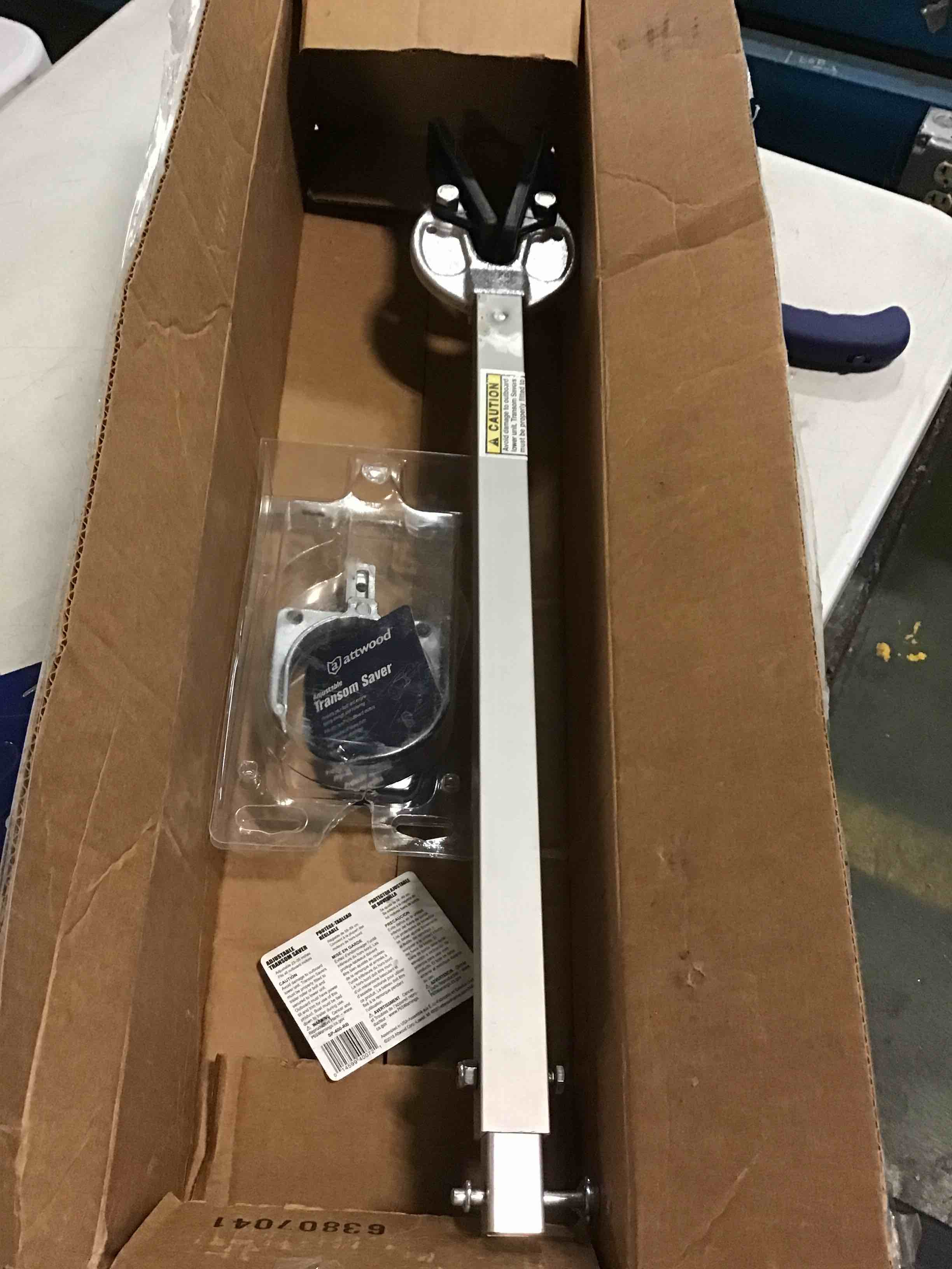 https://s3.amazonaws.com/lotting-images-prod/bidfta/RED5361120_1691668637678.jpeg
