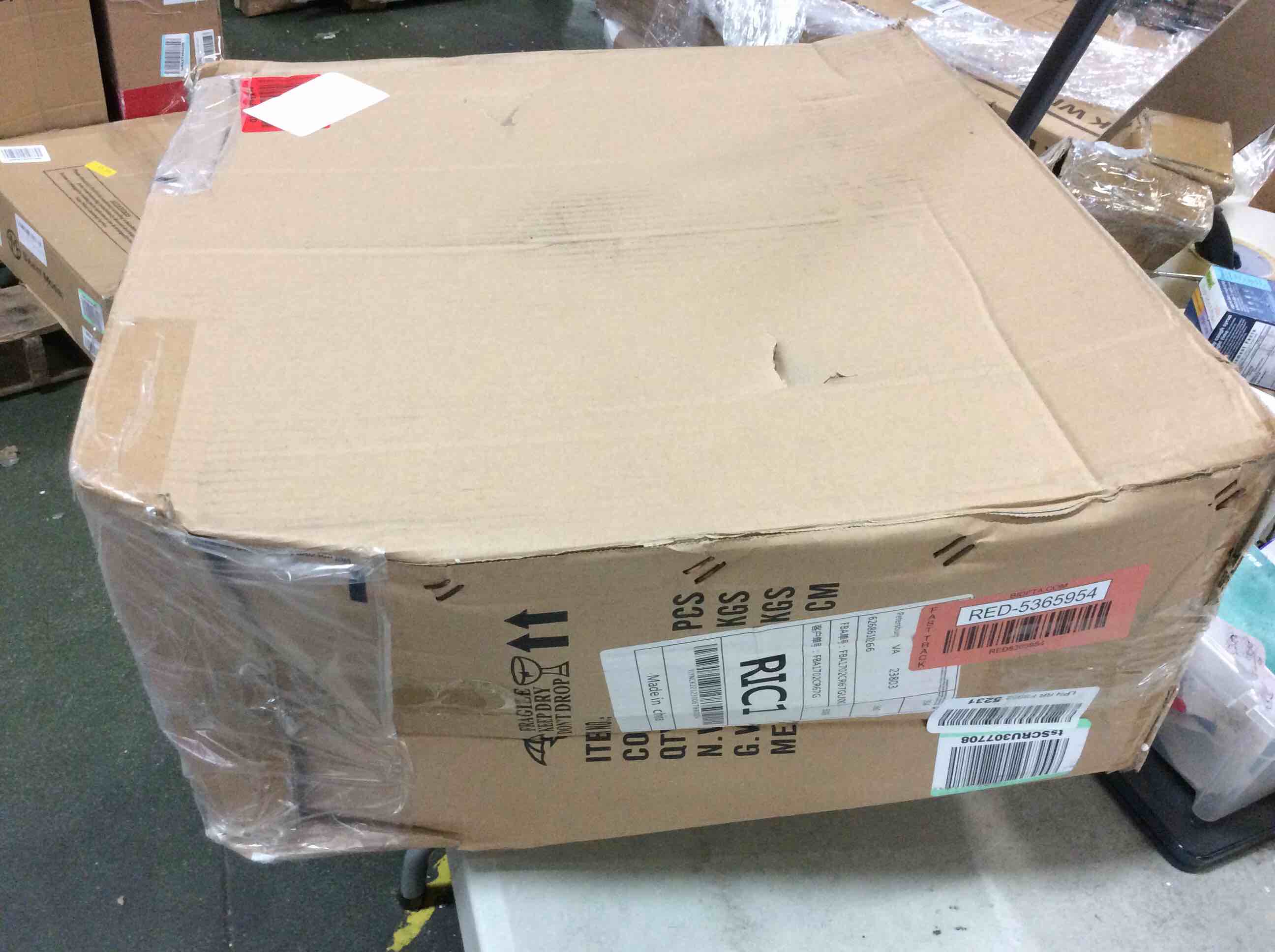 https://s3.amazonaws.com/lotting-images-prod/bidfta/RED5365954_1690908584109.jpeg