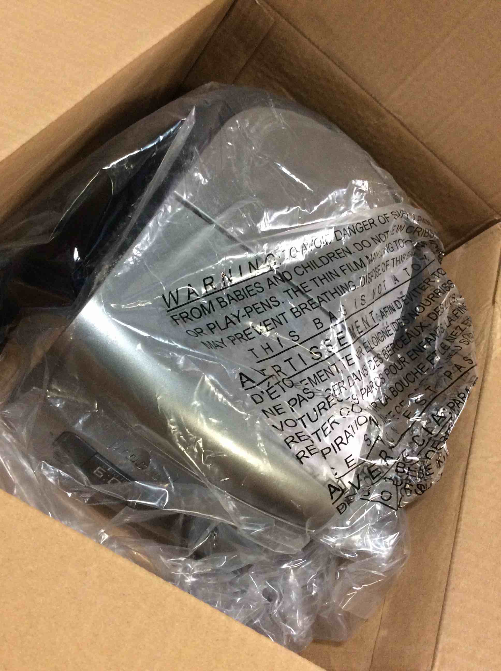 https://s3.amazonaws.com/lotting-images-prod/bidfta/RED5365962_1690909730637.jpeg