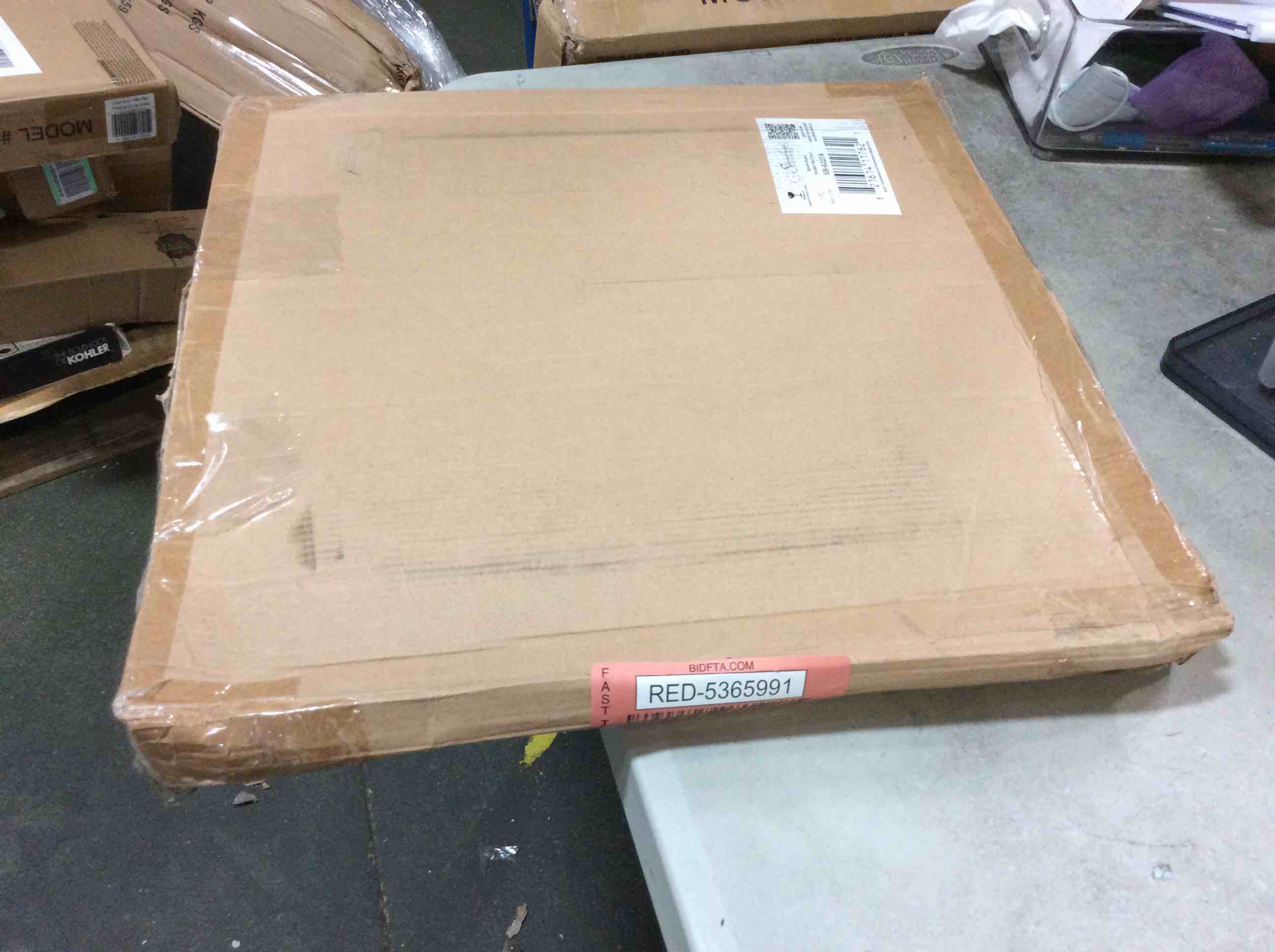 https://s3.amazonaws.com/lotting-images-prod/bidfta/RED5365991_1690915118682.jpeg