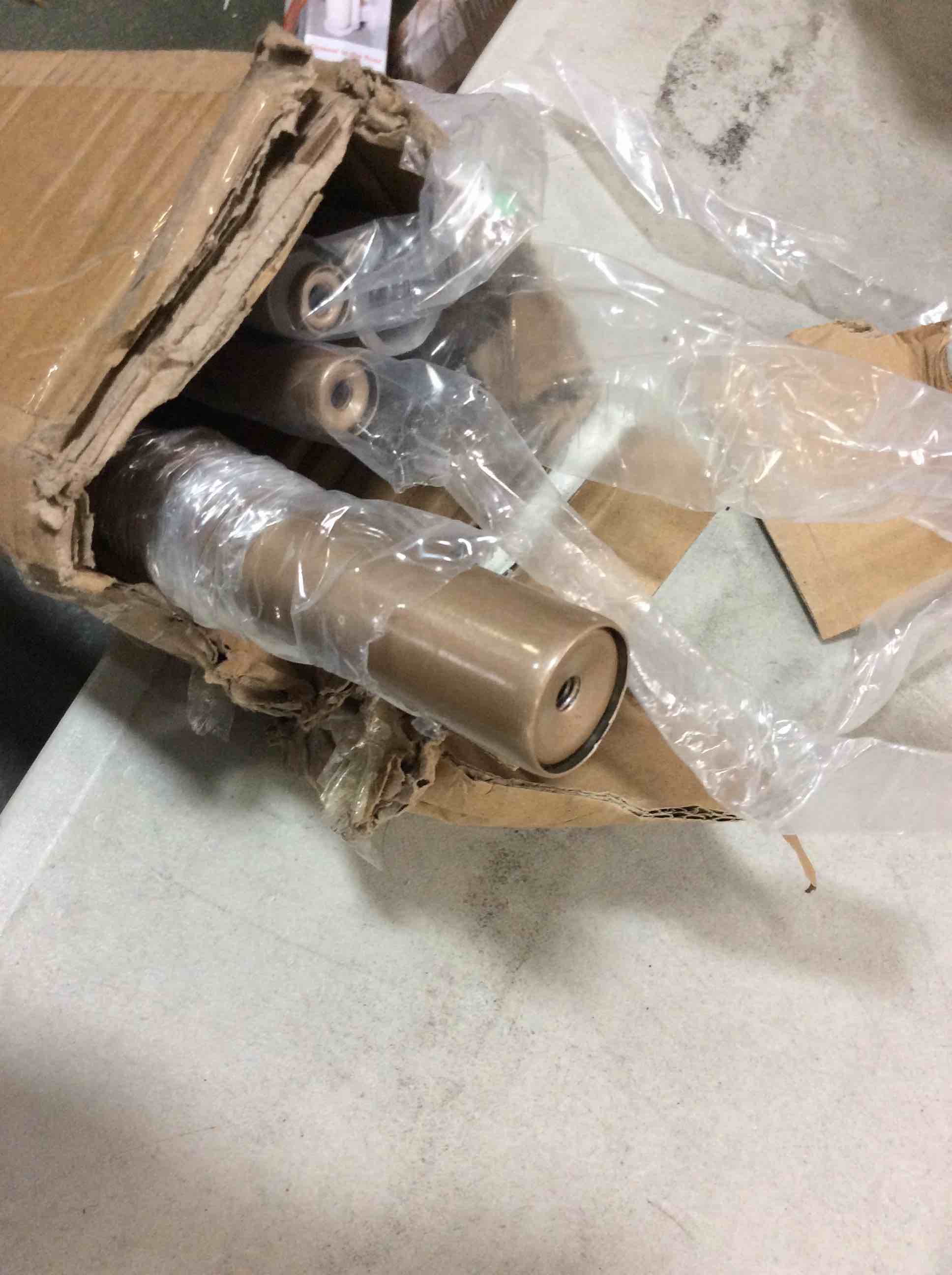 https://s3.amazonaws.com/lotting-images-prod/bidfta/RED5366022_1690918346831.jpeg