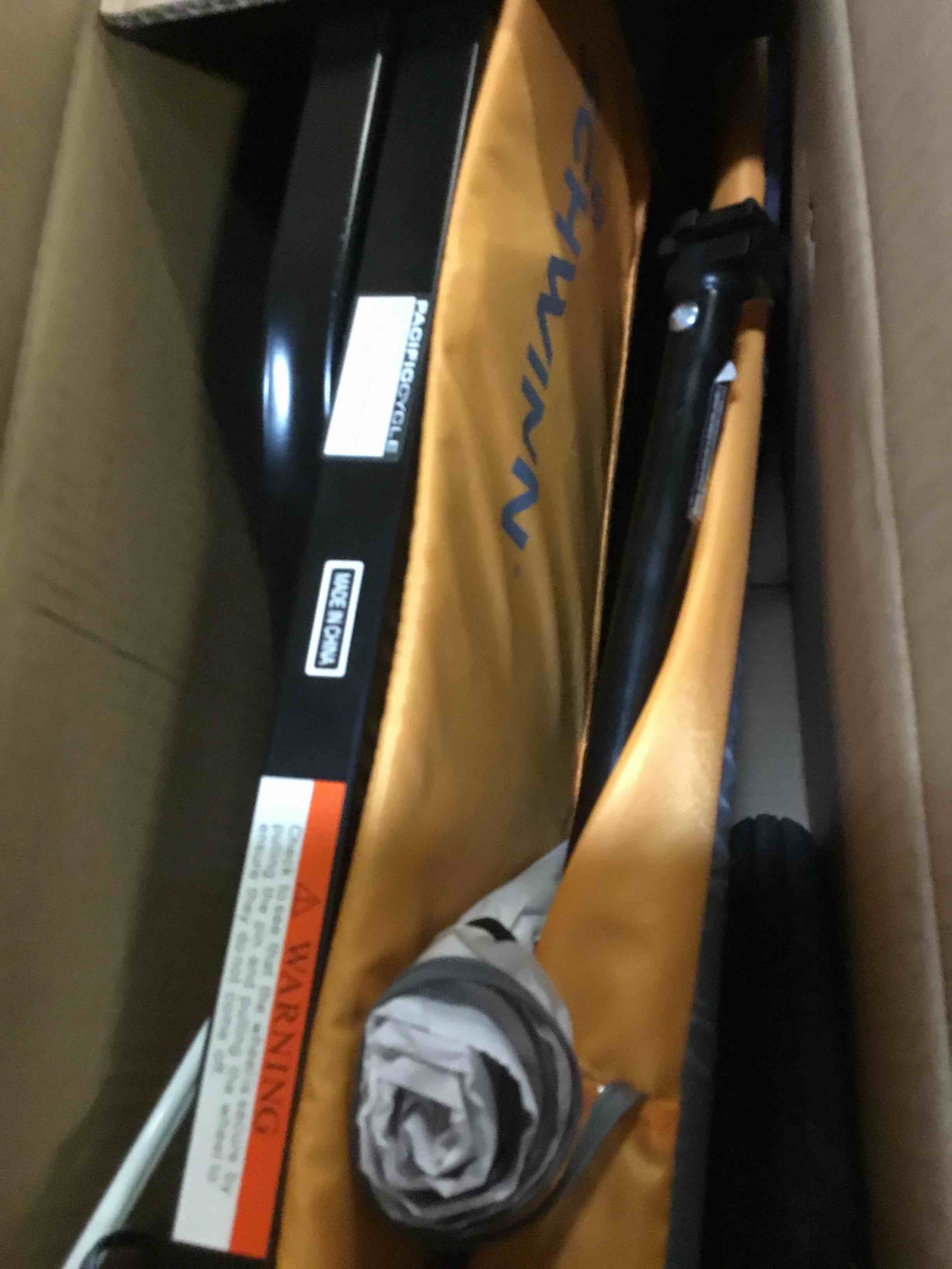 https://s3.amazonaws.com/lotting-images-prod/bidfta/RED5366060_1690977191713.jpeg